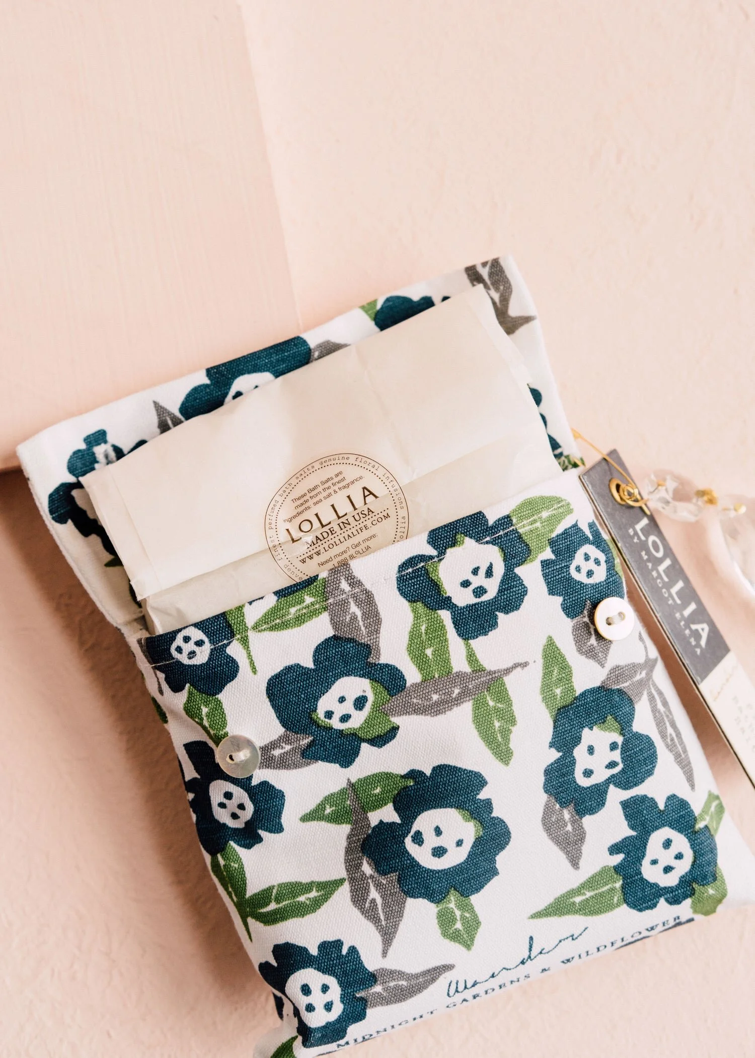 Lollia Wander Bath Salt Sachet — Gilded Lily