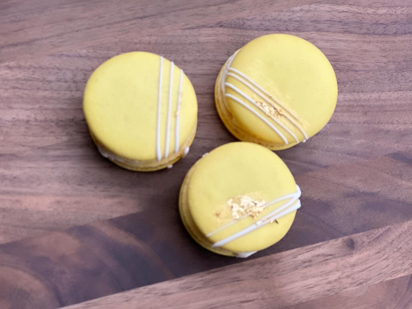 Flash sale of extras!!! Message me to claim! As always it&rsquo;s first come first serve.  I have some sneak peeks for spring time with lemon and lemon! 

~ one dozen lemon macarons ((SOLD)) 
~ ((SOLD)) 6&rdquo; vanilla cake with lemon curd and frost