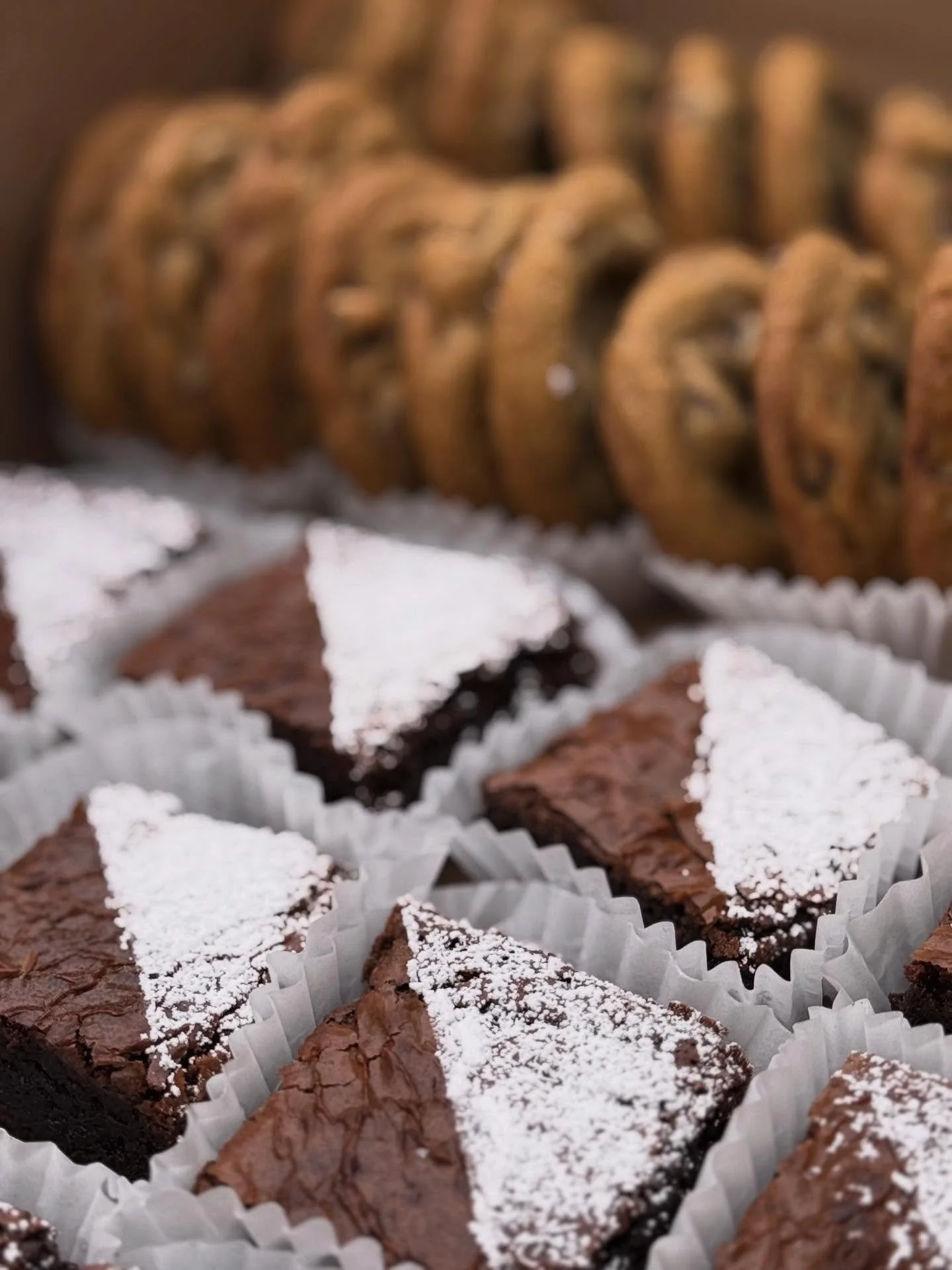 I sorta want these gift wrapped for the holidays? 
.
.
.
How has everyone been?! My stove died over the weekend and I&rsquo;m grateful to say the new one arrived today with enough time for this week&rsquo;s orders. Whew! 
.
.
.
The weather has defini