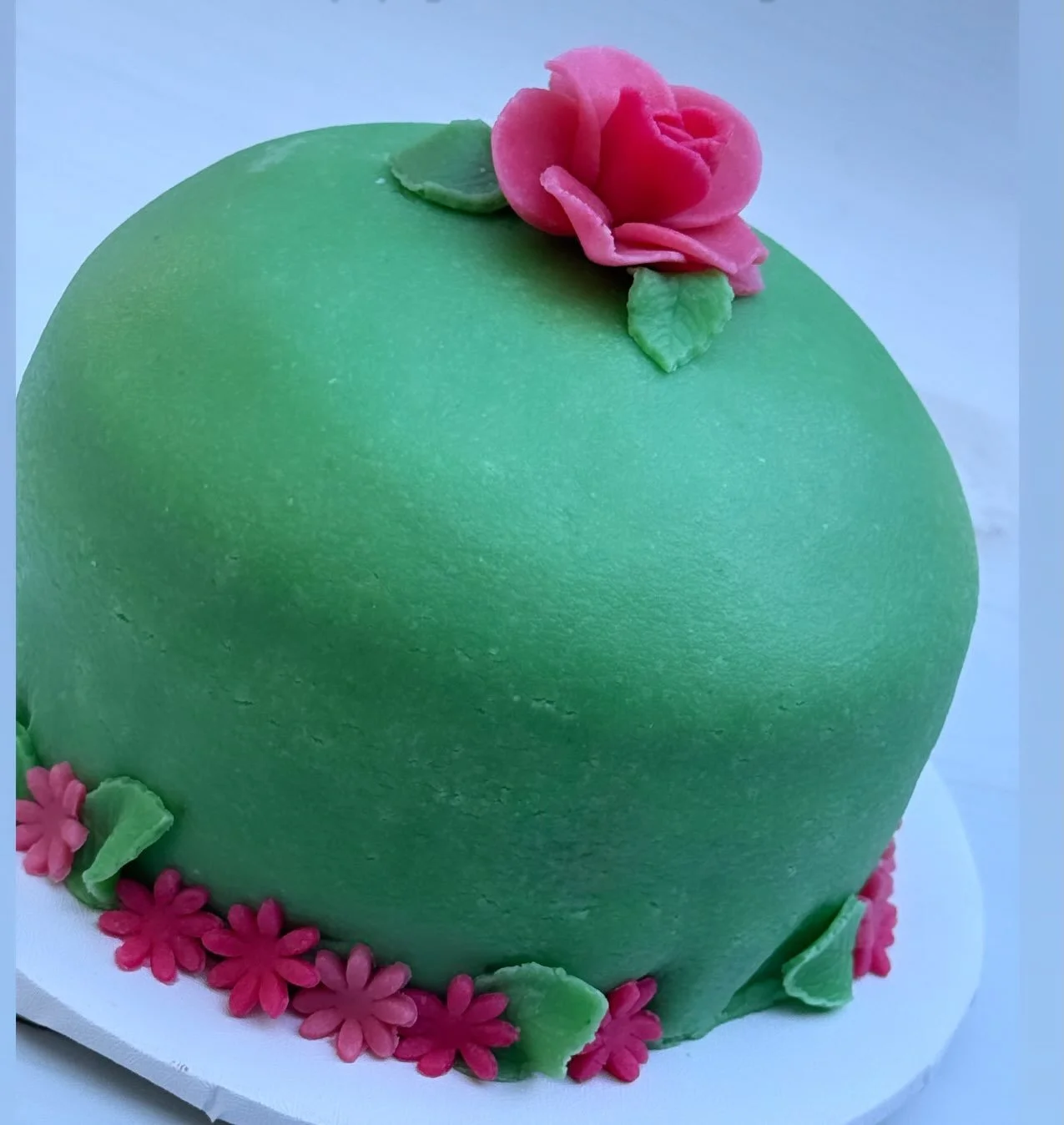 Swedish Princess Cake! These are so much fun! 
.
.
I don&rsquo;t get to make these often as they are on my &ldquo;secret menu&rdquo; for no reason other than,.. I need to update my website 🫣🤣😂
.
.
She&rsquo;s yummy layers of a vanilla sponge with 