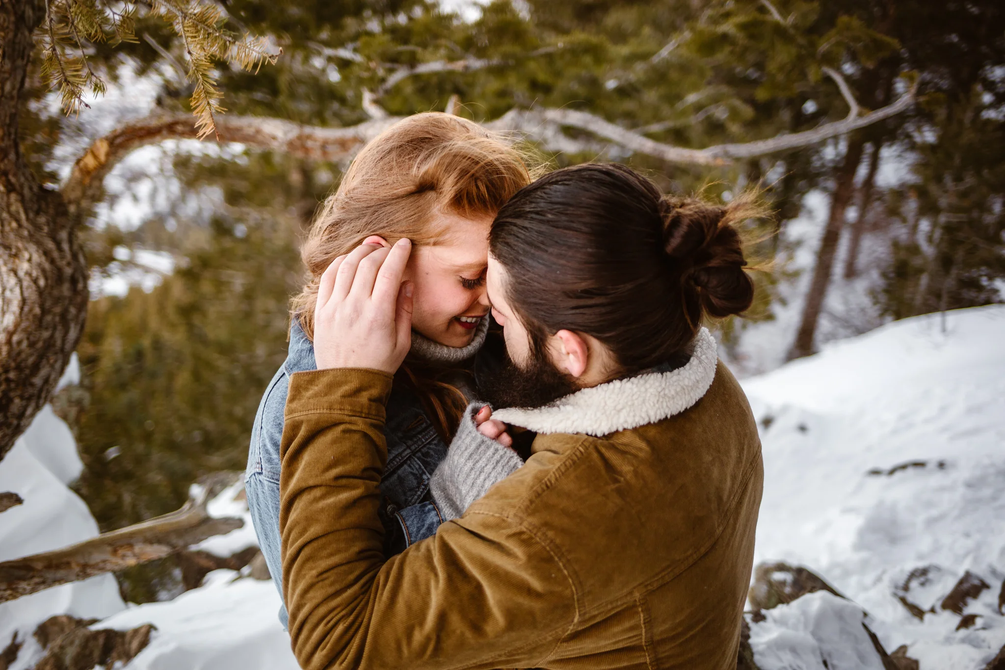 snowy engagement pictures