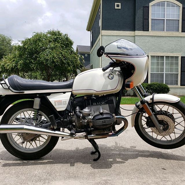 1984 R100CS! Lots of BMW posts lately but these beauties need to be seen! This one has a kickstarter and the factory lock and kneeler pad!

#lastedition #bmwmotorrad #beemer #bmw #r100 #airhead #forsale #smtx #texas