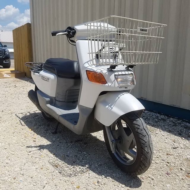 Neat JDM Yamaha Gear! Ready to ride, clean Texas Title!
Check out that book/grocery haulin' basket up front! A factory option! 
#jdm #jdmtexas #txst #college #yamaha #moped #campus #firstdayofschool #yamahagear