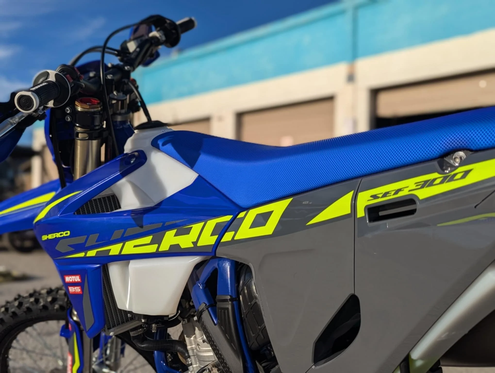 98ca2fea-c8e6-43b0-bba7-809db393bc40.jfif