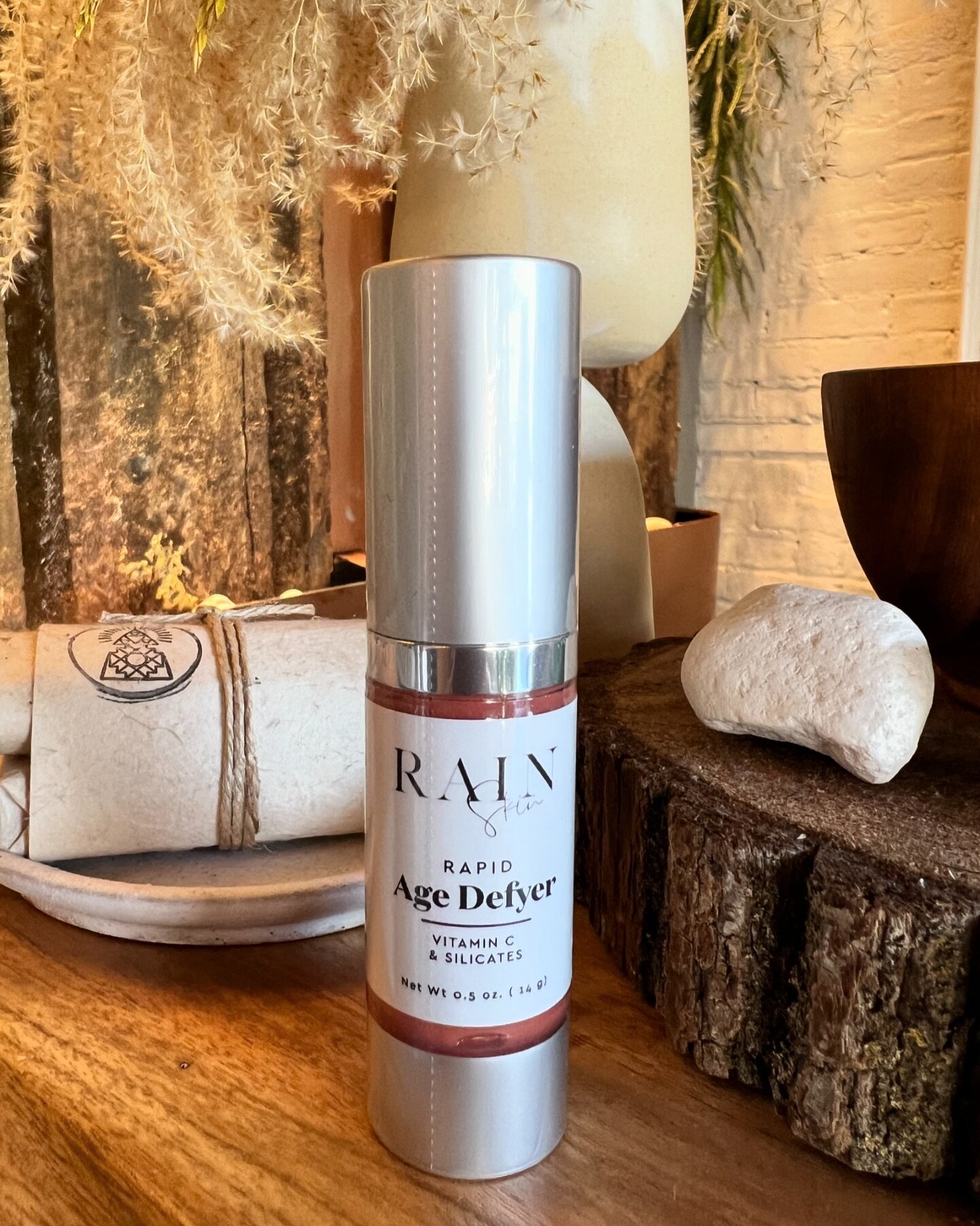 Introducing our incredible rapid age defyer!&nbsp;🌿

Experience the magic as our revolutionary formula works wonders, visibly reducing fine lines, wrinkles, and under-eye bags in just one application. ✨

With powerful ingredients like Sodium Silicat