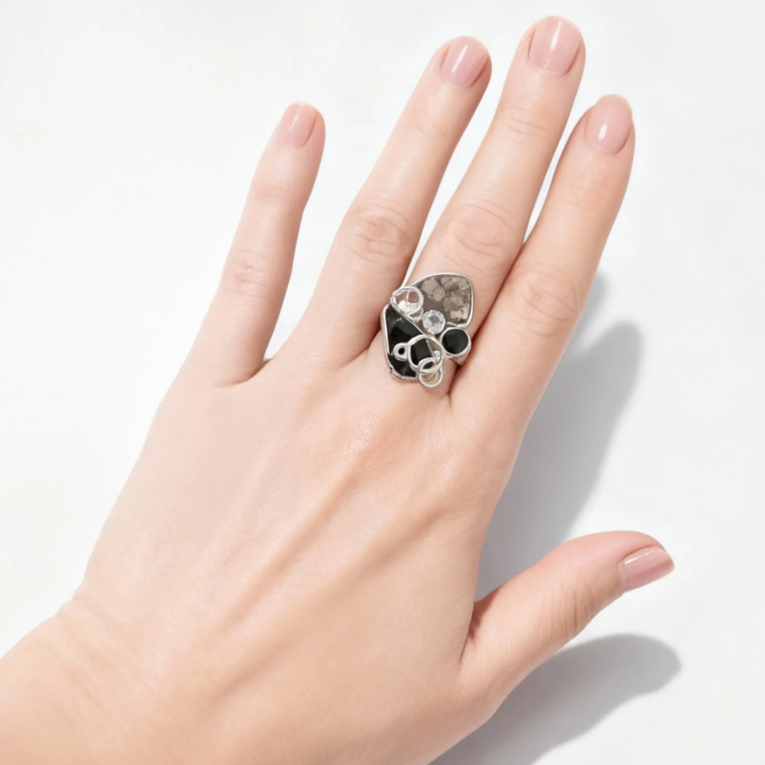 hand-need-skin-690a9eaabf57a copy.jpg