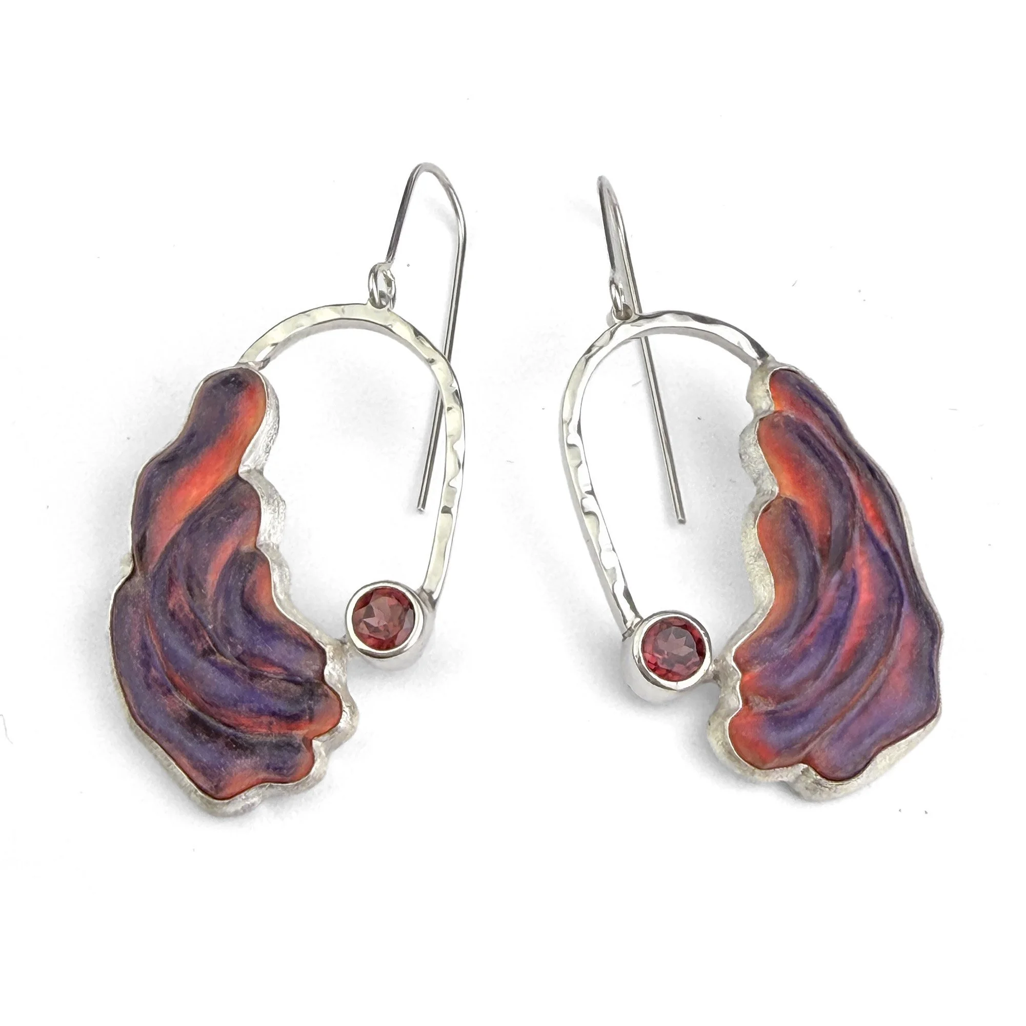 Melting-lava-earrings-position2.jpg