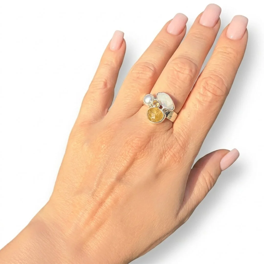 sunkissed-ring-pearl-opal-yellow-saphire-mandarin-garnet-hand-6a78cd35198c8.jpg