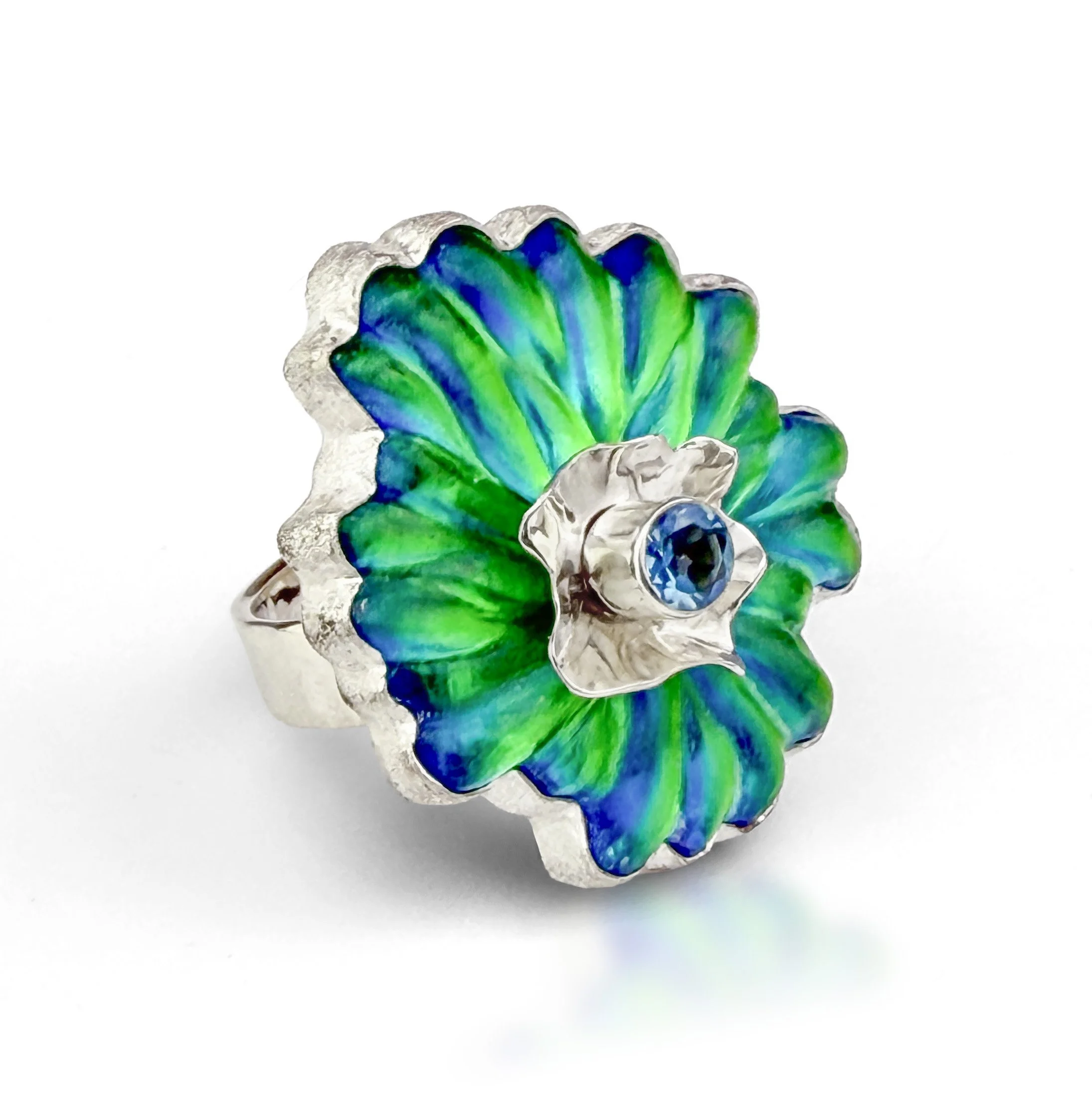 garden-party-ring-green-facing-right.jpg