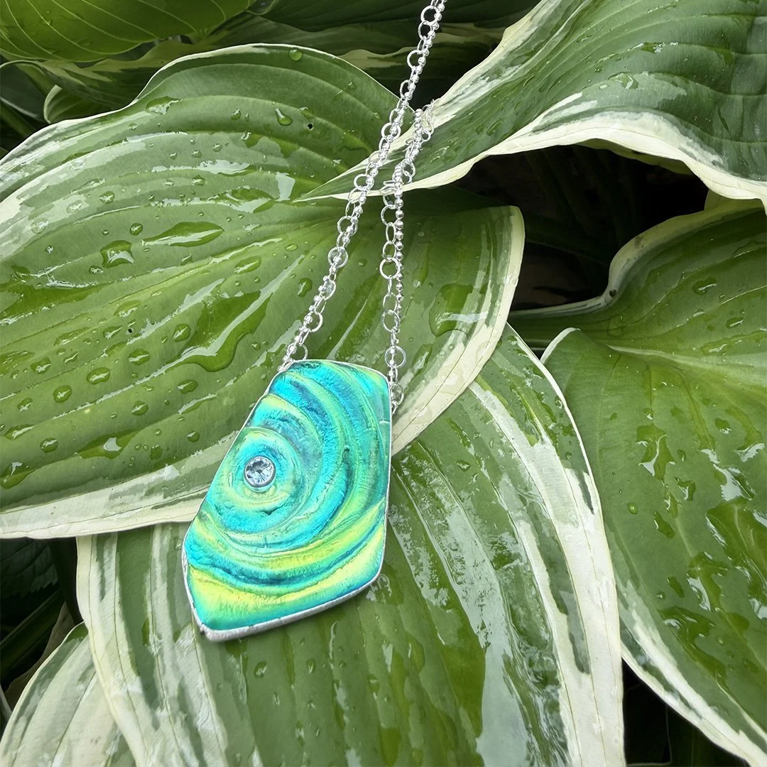 charteuse-glass necklace -outside.jpg