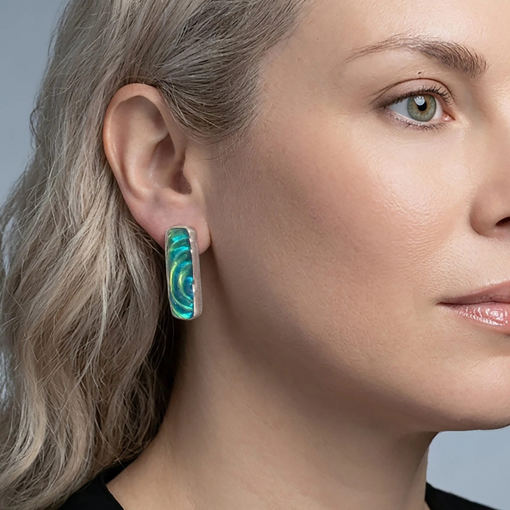 Ripple-effect-earrings-on-model.jpg