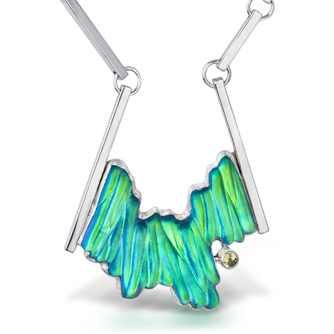 suspension-necklace-green-carved-glass-yellow-sapphire.jpg