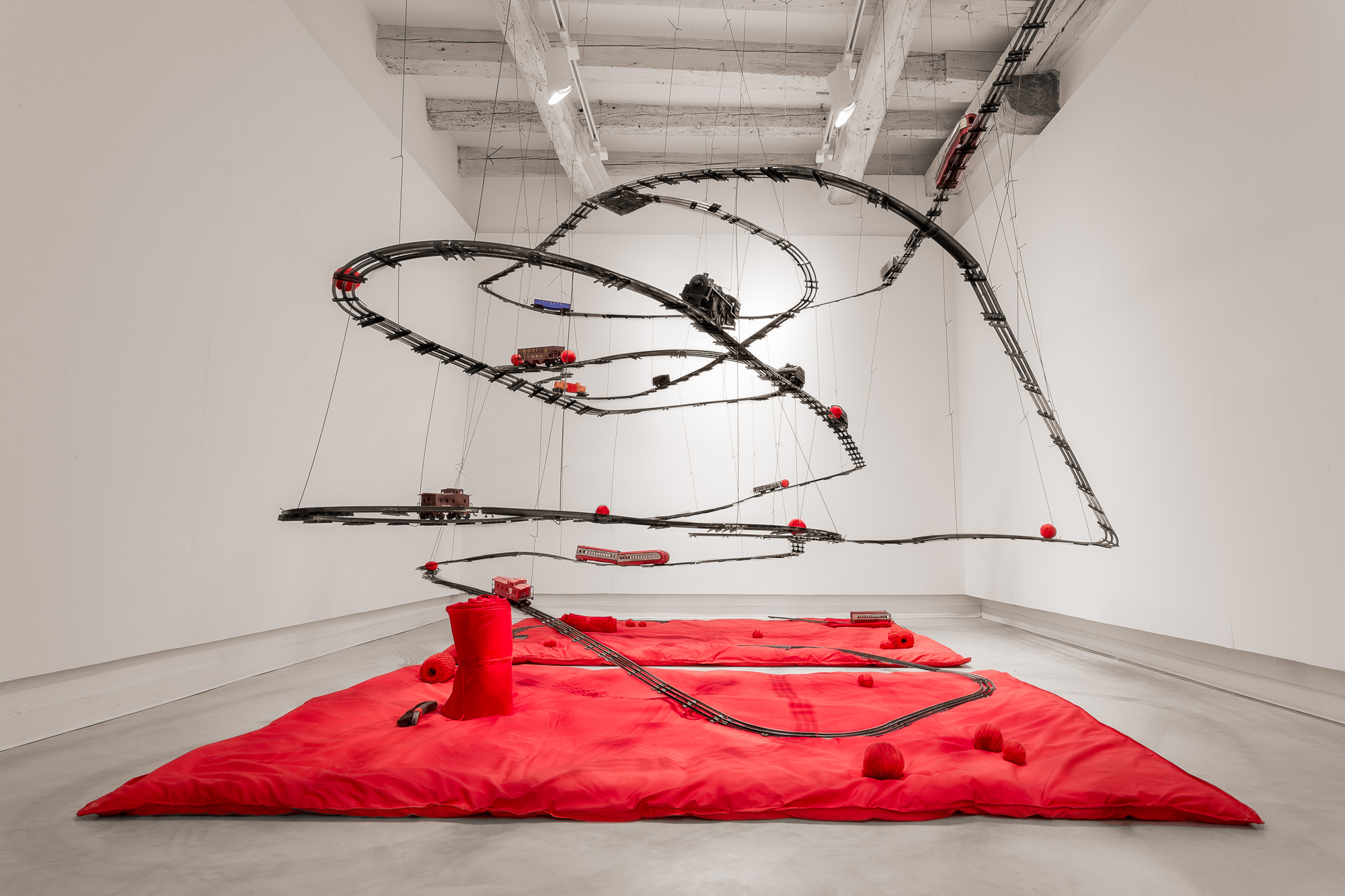 Maurizio Pellegrin, Flying Trains,2015-16.jpg