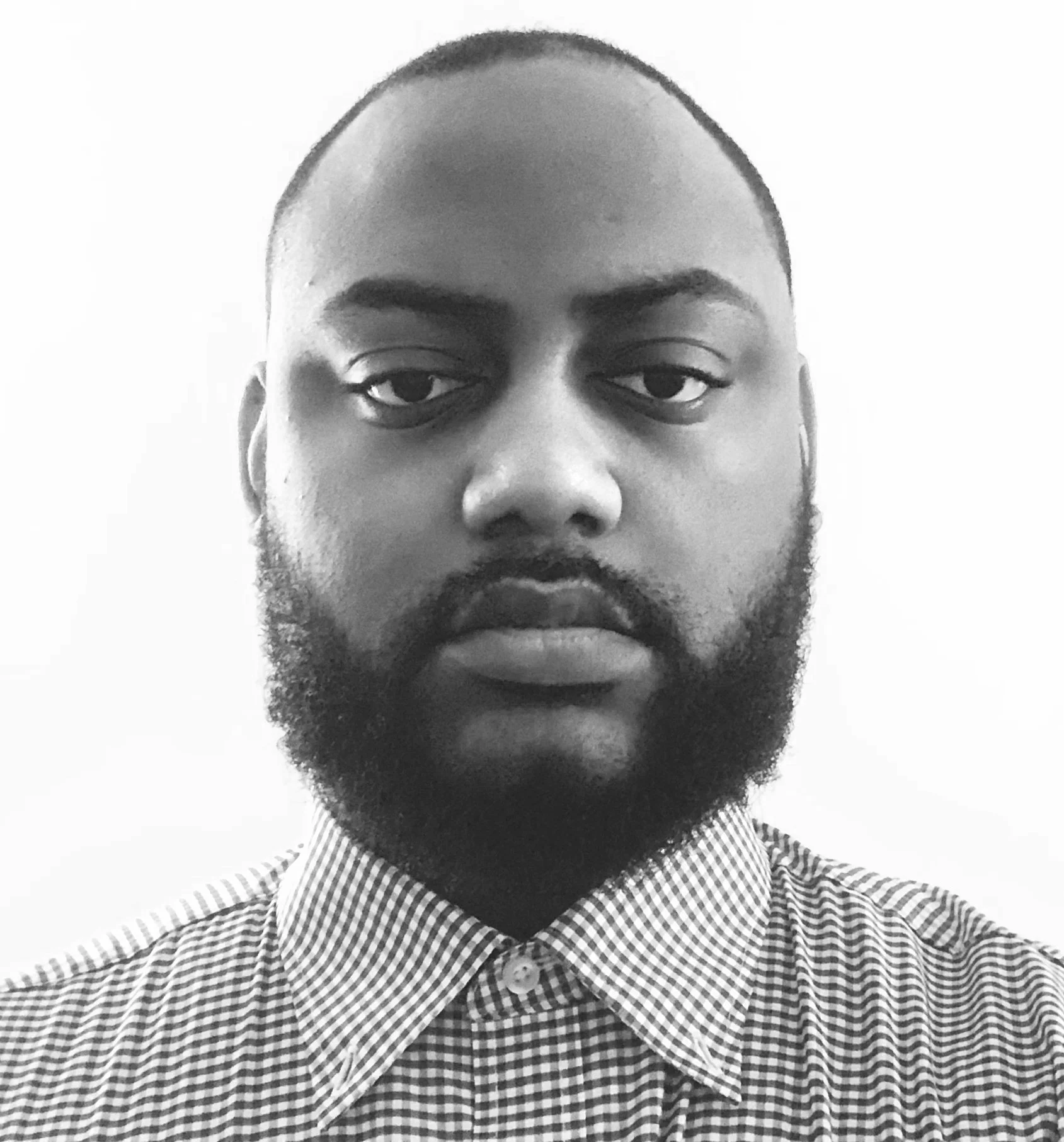Deshon_headshot-2.jpg