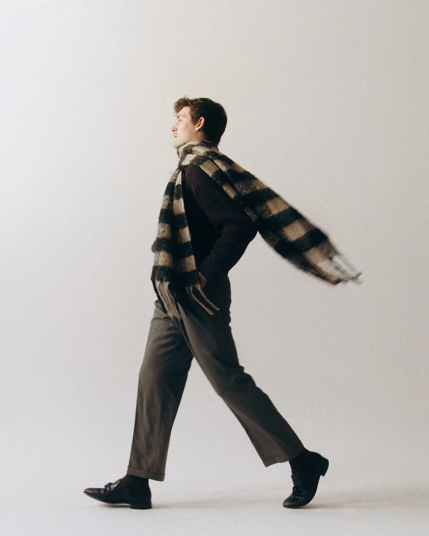 i wanted to capture some movement with this scarf, what do you think? 
with @connerisastar 🤍