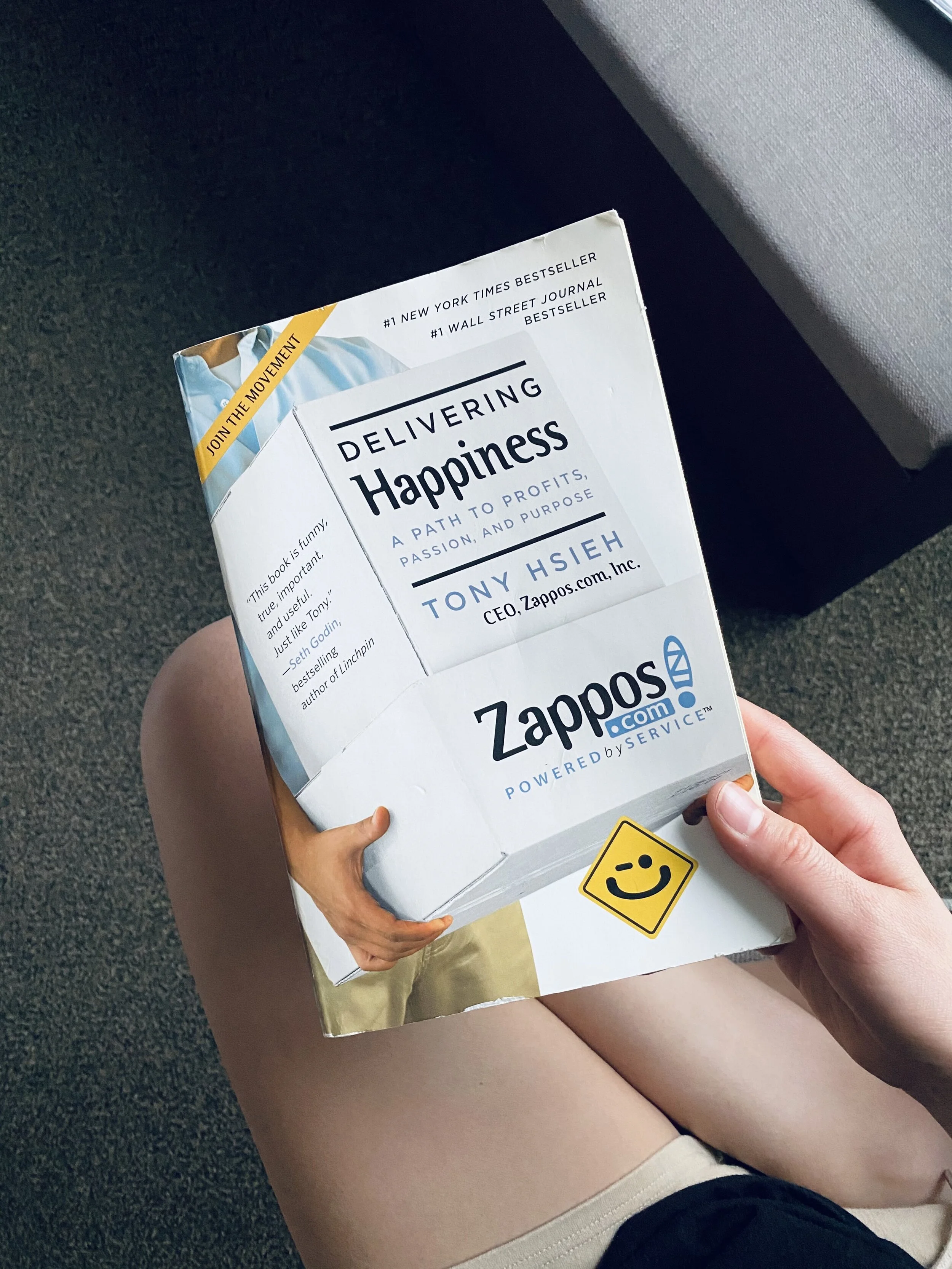 Delivering Happiness by Tony Heish