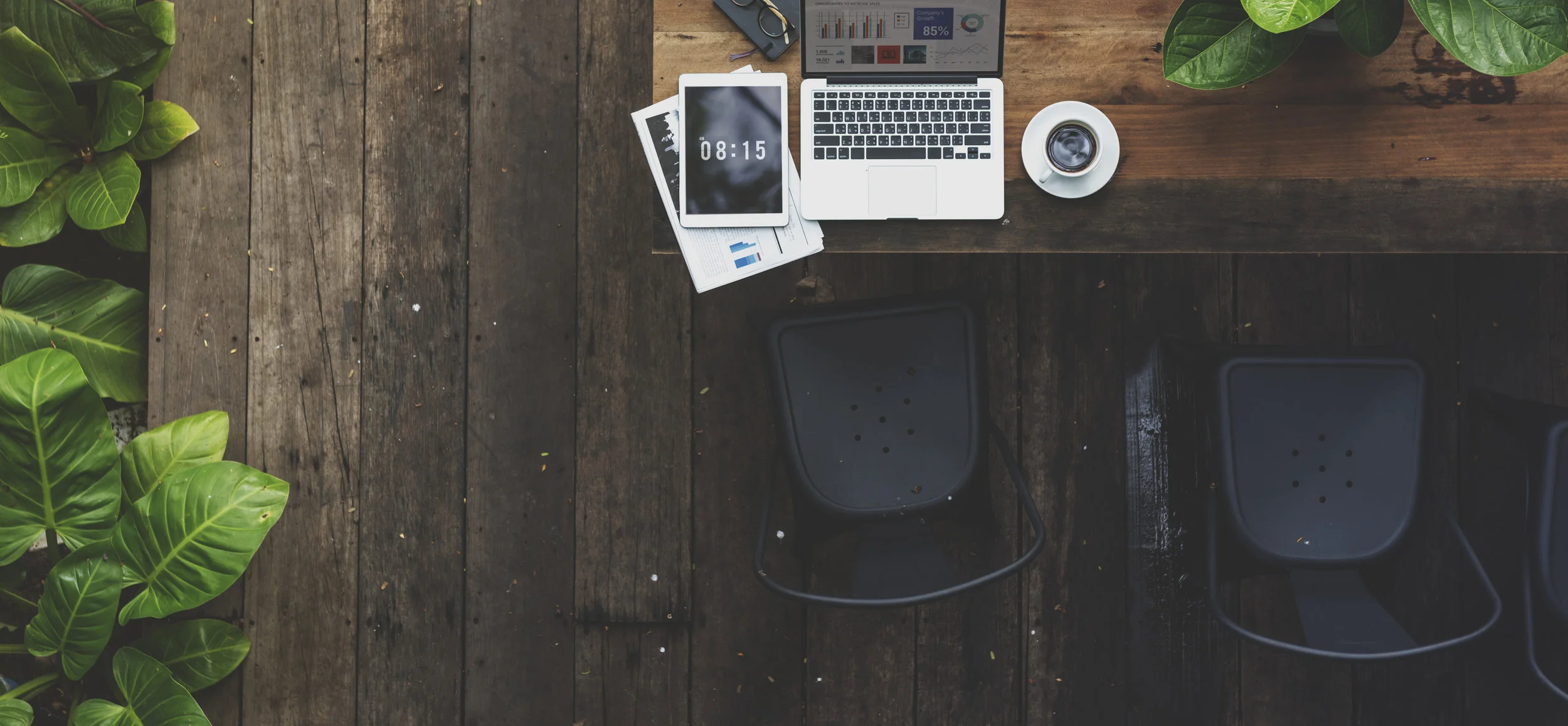 digital-laptop-working-global-business-concept-PHJ5NRA.jpg