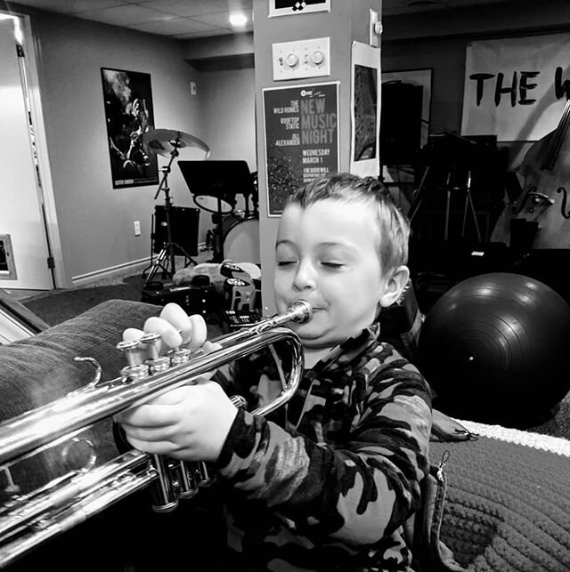 Home studio jam with Sid the kid! :) #thewildhomes #winnipegmusic #kidsmusic