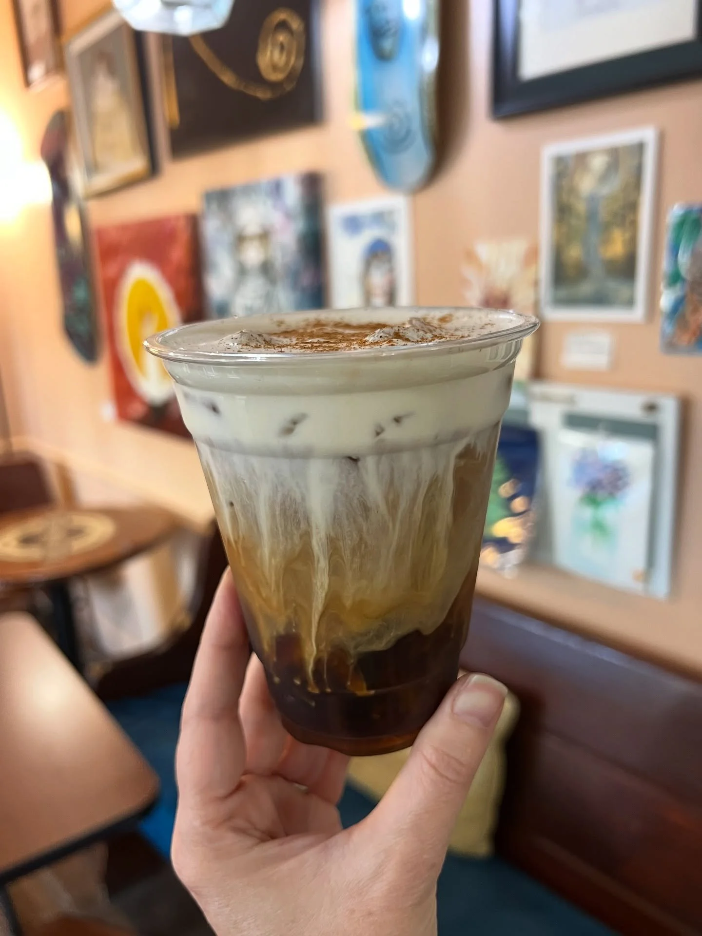 I LOVE a cold foam and @oldetownecoffee has a special drink right now that not only has that Craveable sweet cold foam that just makes drinks special ✨

Maple Cold Brew w/Caramel Apple Butter Cold Foam
☕️ ✨ 🍏 
(I always recommend ordering a small an