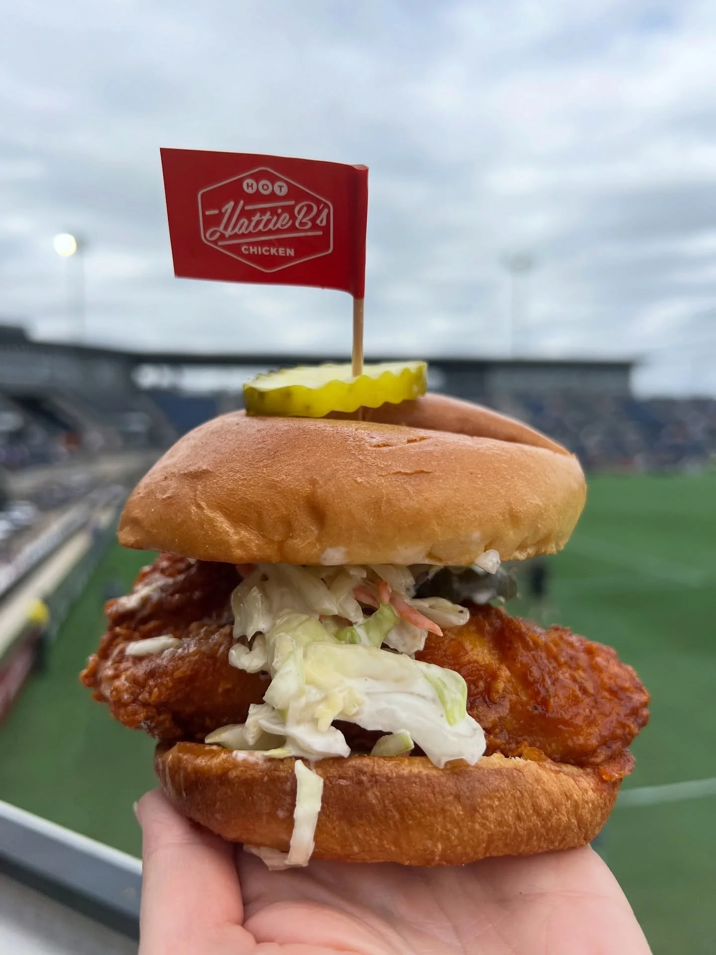 🔥 HATTIE B&rsquo;s is coming to The Rocket City 🚀 ✨🍴
@hattiebs 
Get ready for your tastebuds to take off&hellip;..
DECEMBER 10th 2025 

Hattie B&rsquo;s is known for their hot chicken sandwiches and southern sides, no heat, and grilled options too