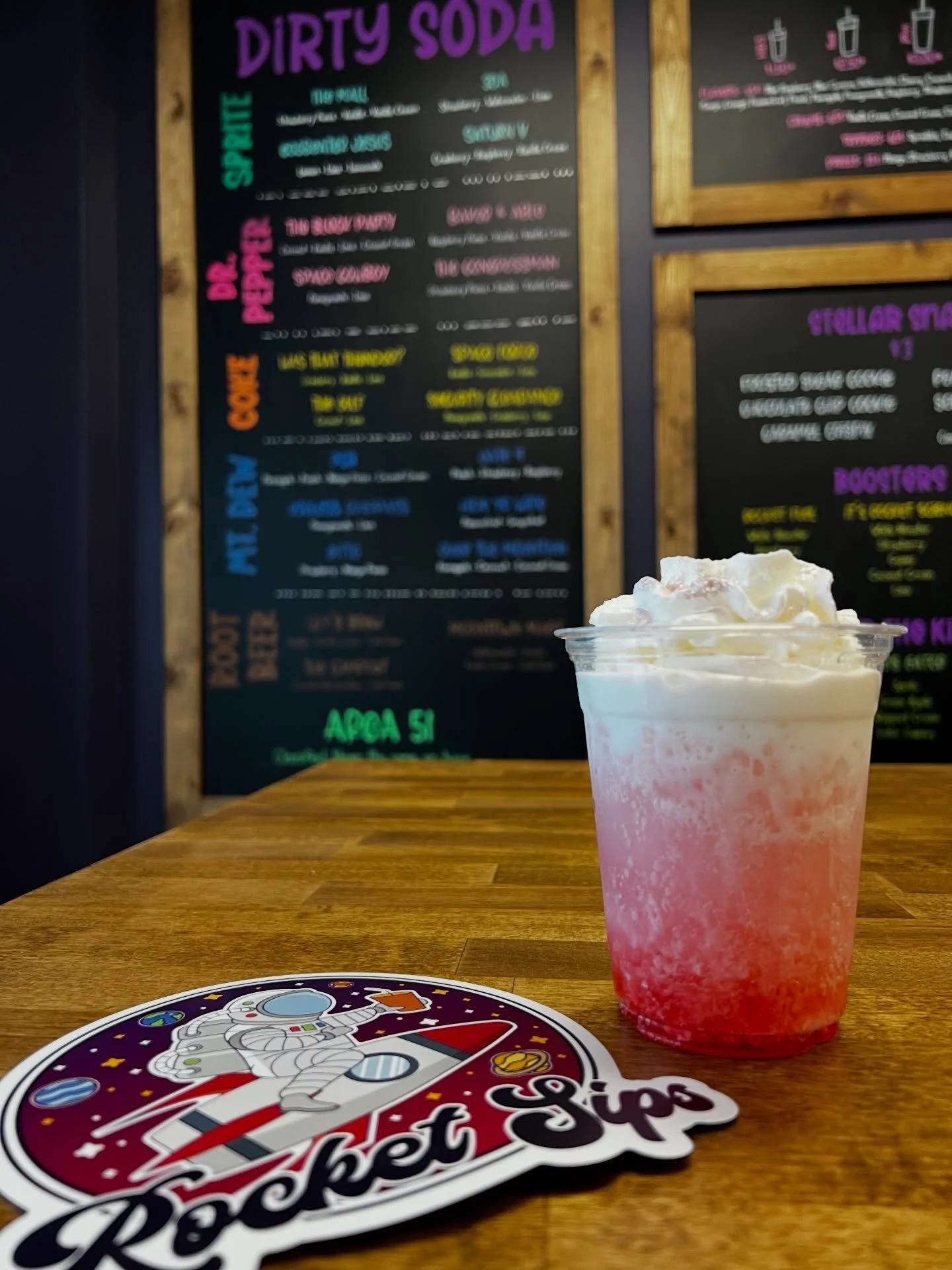 NEW! COMING SOON!
A brick &amp; mortar DIRTY SODA SHOP

ROCKET SIPS🚀 ✨🥤 
@rocketsips 

✨Dirty Soda is a term used for a drink concoction that consists of a SODA/POP base with mix ins like flavor syrups, pur&eacute;es and typically a creamy element 