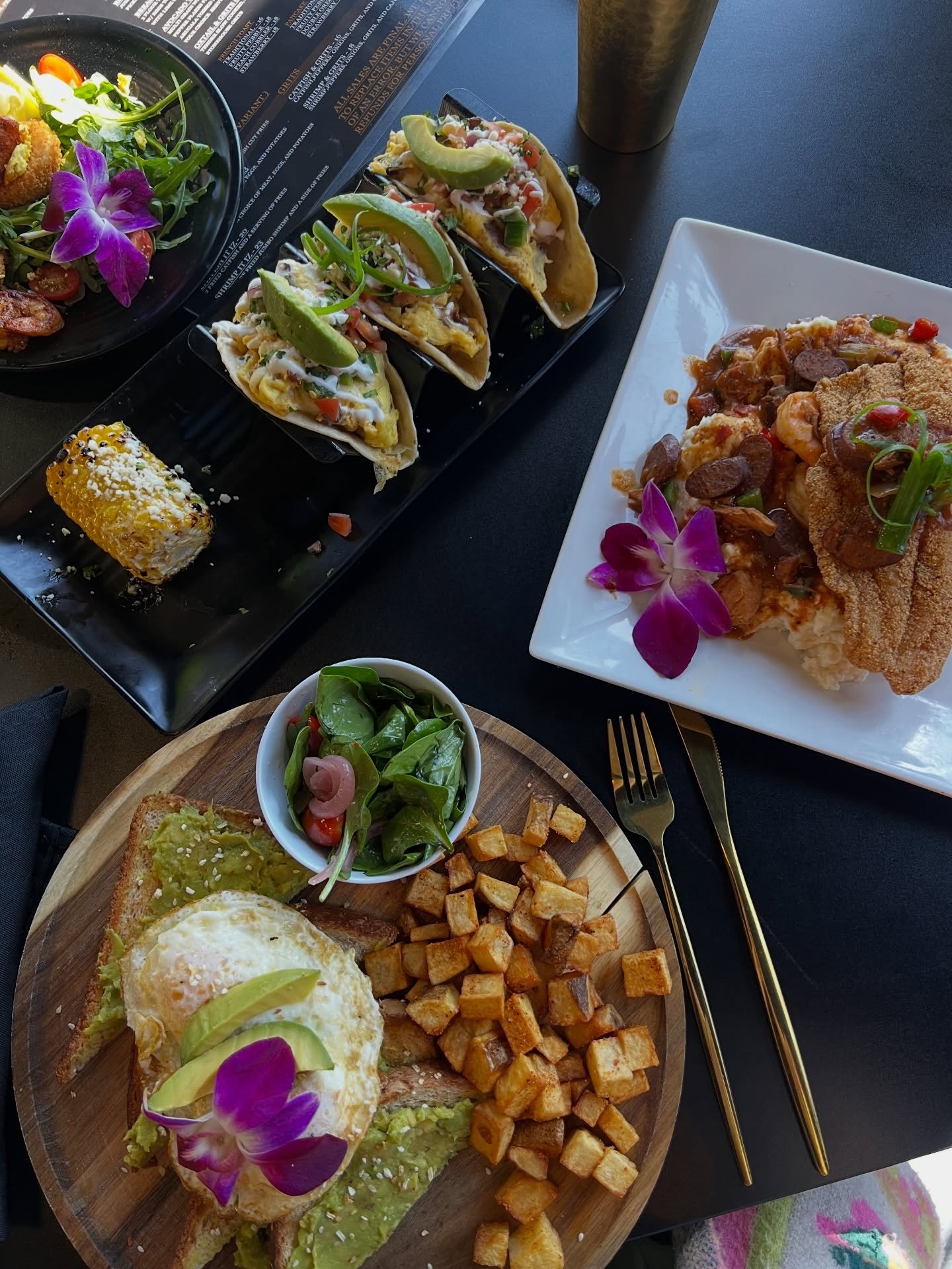 🥂✨ TOAST IT IZ 🥂✨
@toast.it.iz.hsv 

New BRUNCH place to check out!

Menu offers brunch and lunch items with some Cajun inspired offers like:

🍤 Cajun Angel Eggs (seasoned &amp; fried deviled eggs topped with a Cajun spiced shrimp)
Beignets 
Jerk 