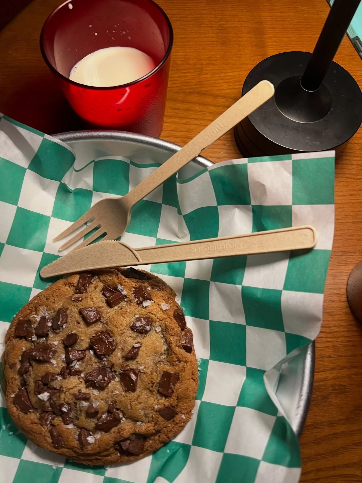 Warm cookies baked your way.
Rare, medium, or well done &mdash; paired with Earl Grey oat milk. 🥛 🍪 ✨

SOUTHSIDE COCKTAIL CLUB
@southside.hsv 

Your favorite cool bar in Huntsville just earned some &lsquo;brownie points&rsquo; or ummm &lsquo;cookie