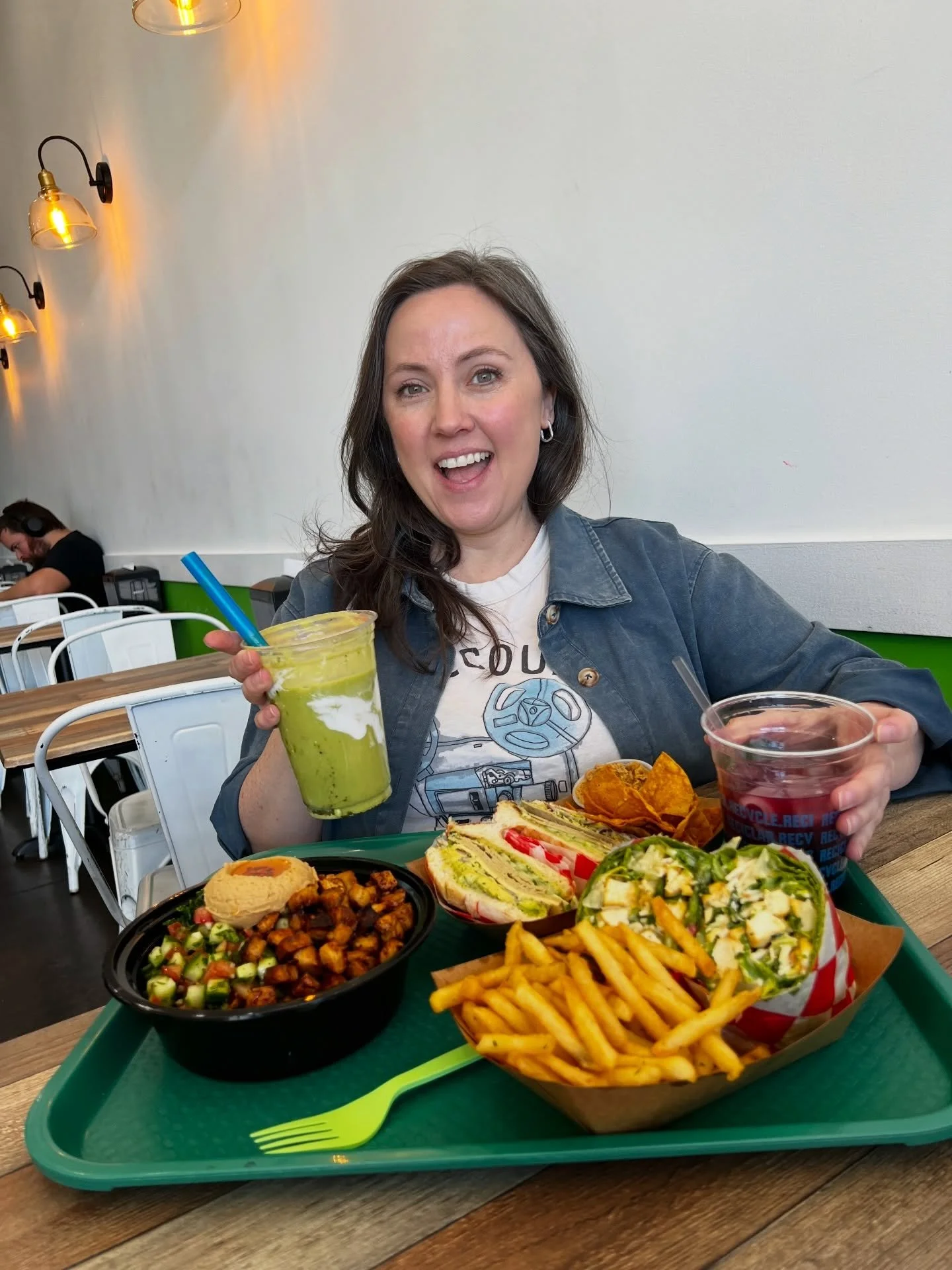 Feel Good Food ✨🍴 

The Veggie 🌱 
@theveggiehsv 

This locally owned spot by an award winning chef is located in Madison next to Sprouts &amp; Piper &amp; Leaf Tea 

Here you will find Chef curated dishes that are well balanced, healthy and jus so 