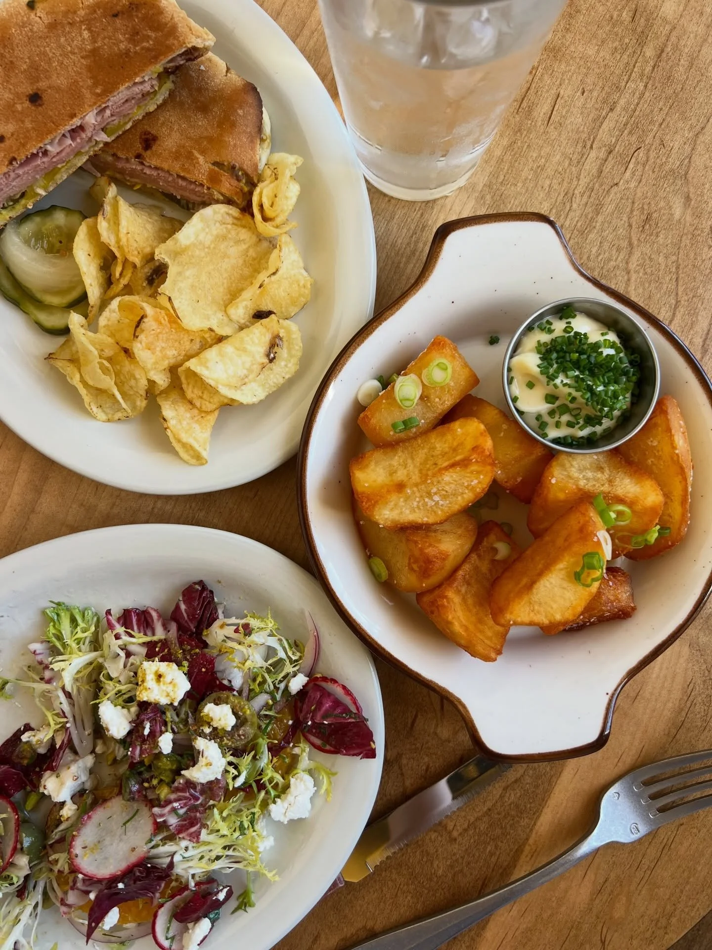 BIRMINGHAM, Alabama ✨

MUSTARD CLUB 🍴🏍️ 
@mustardclubbhm 

This place on repeat 👏 
Before my youngest was born I had to come to Birmingham from Huntsville once a week for Drs Appointments and every Monday for awhile I would stop here for lunch 😋 