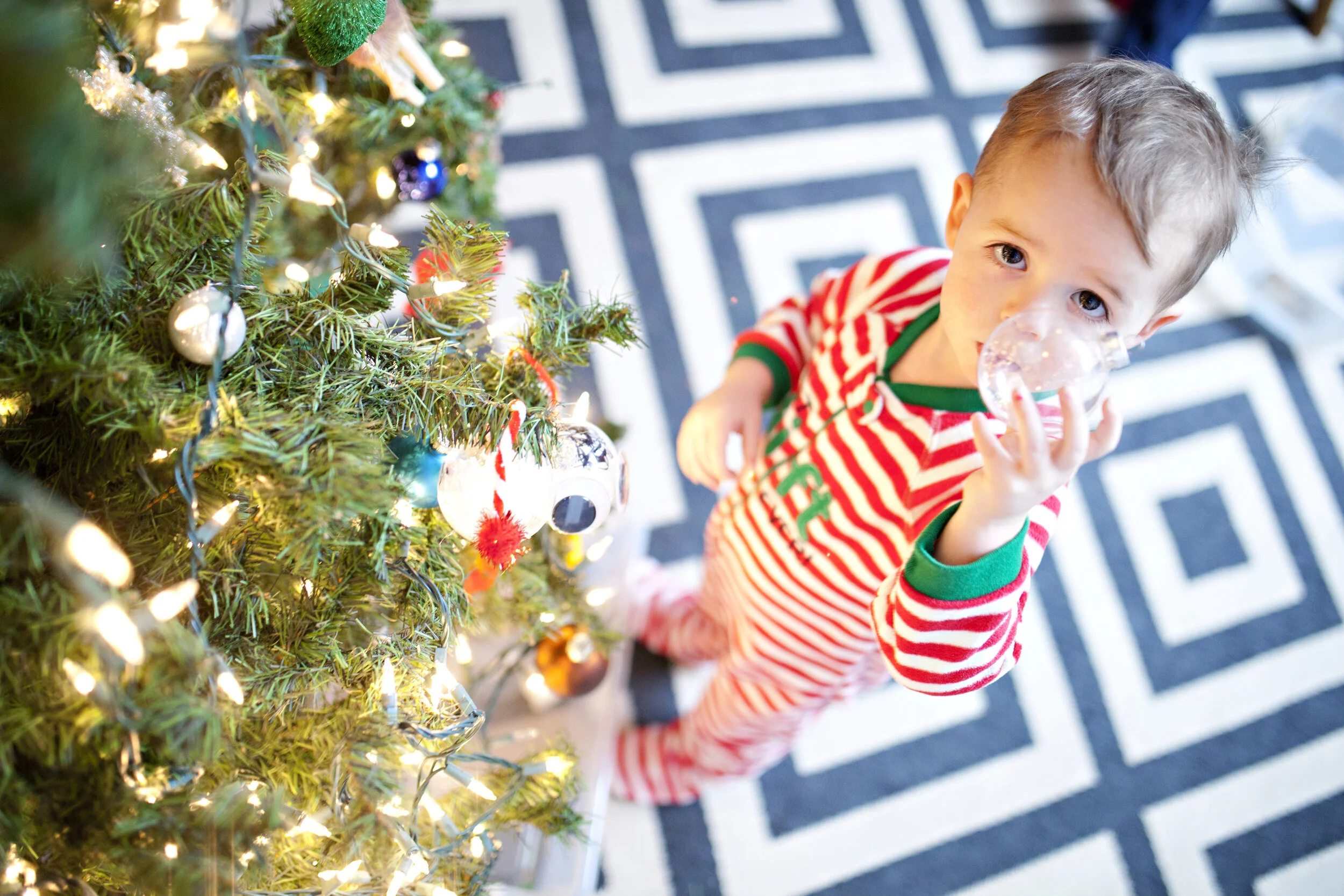 Evitar accidentes con tu bebé y los adornos navideños