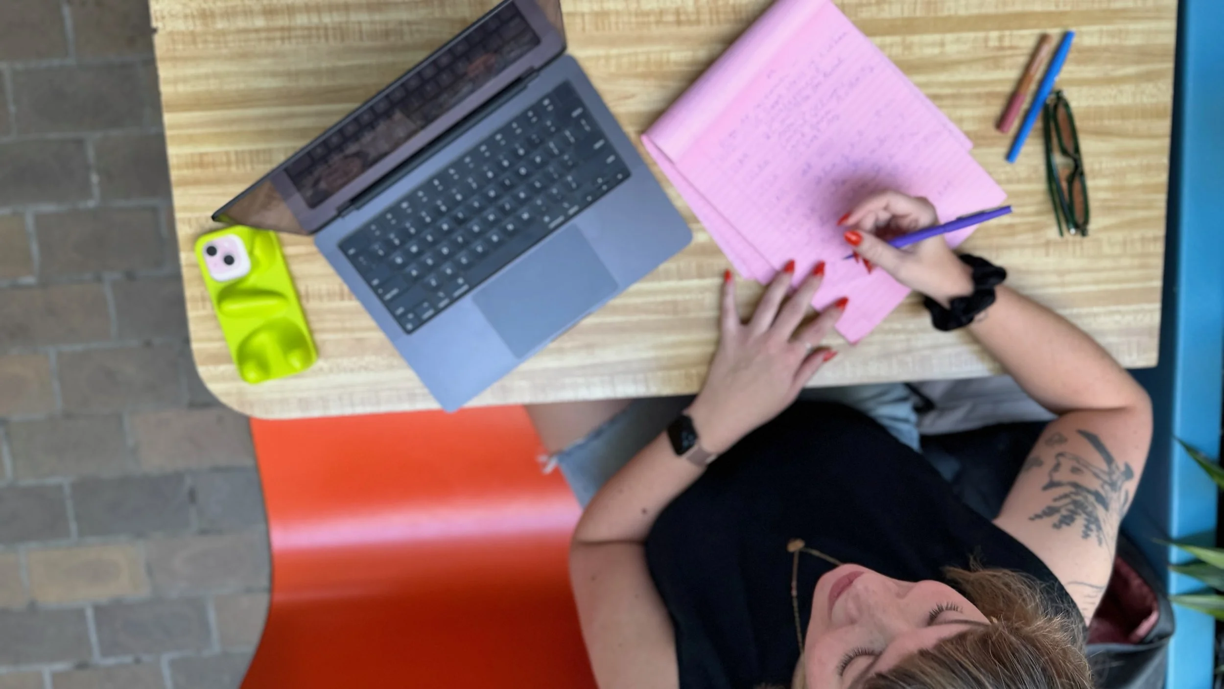 A survey for freelance/independent content and UX workers