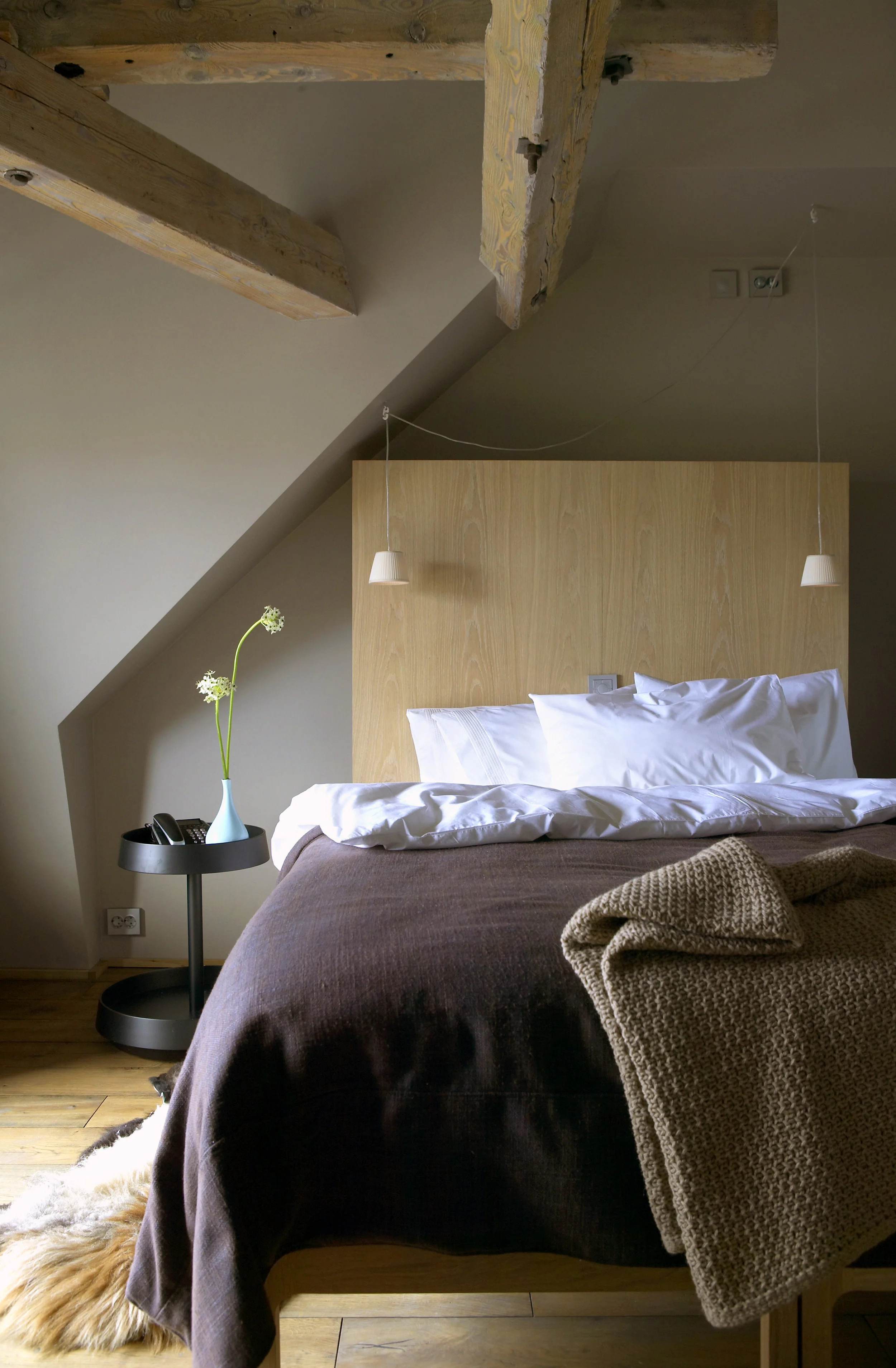 Hotel Brosundet Ålesund Norway, cosy hotel room with raw oak wood, interior design by GARDE. Mads Emil Garde