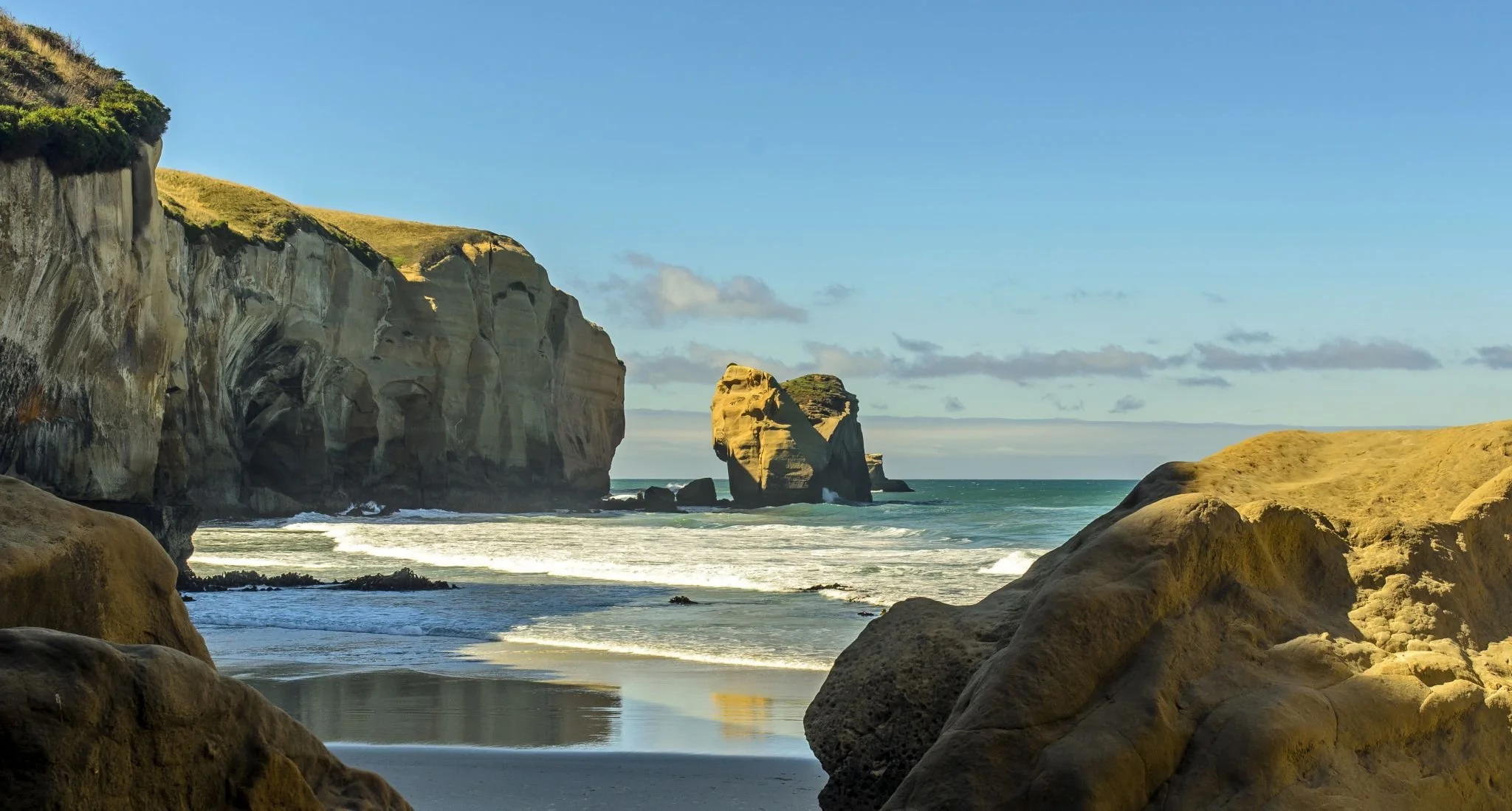 tunnel-beach-new-zealand_l.jpeg
