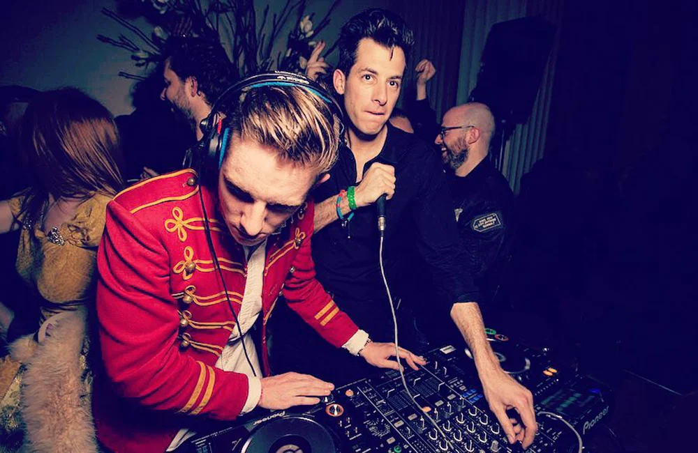 Smashing the glass + the dancefloor: Wedding Smashers