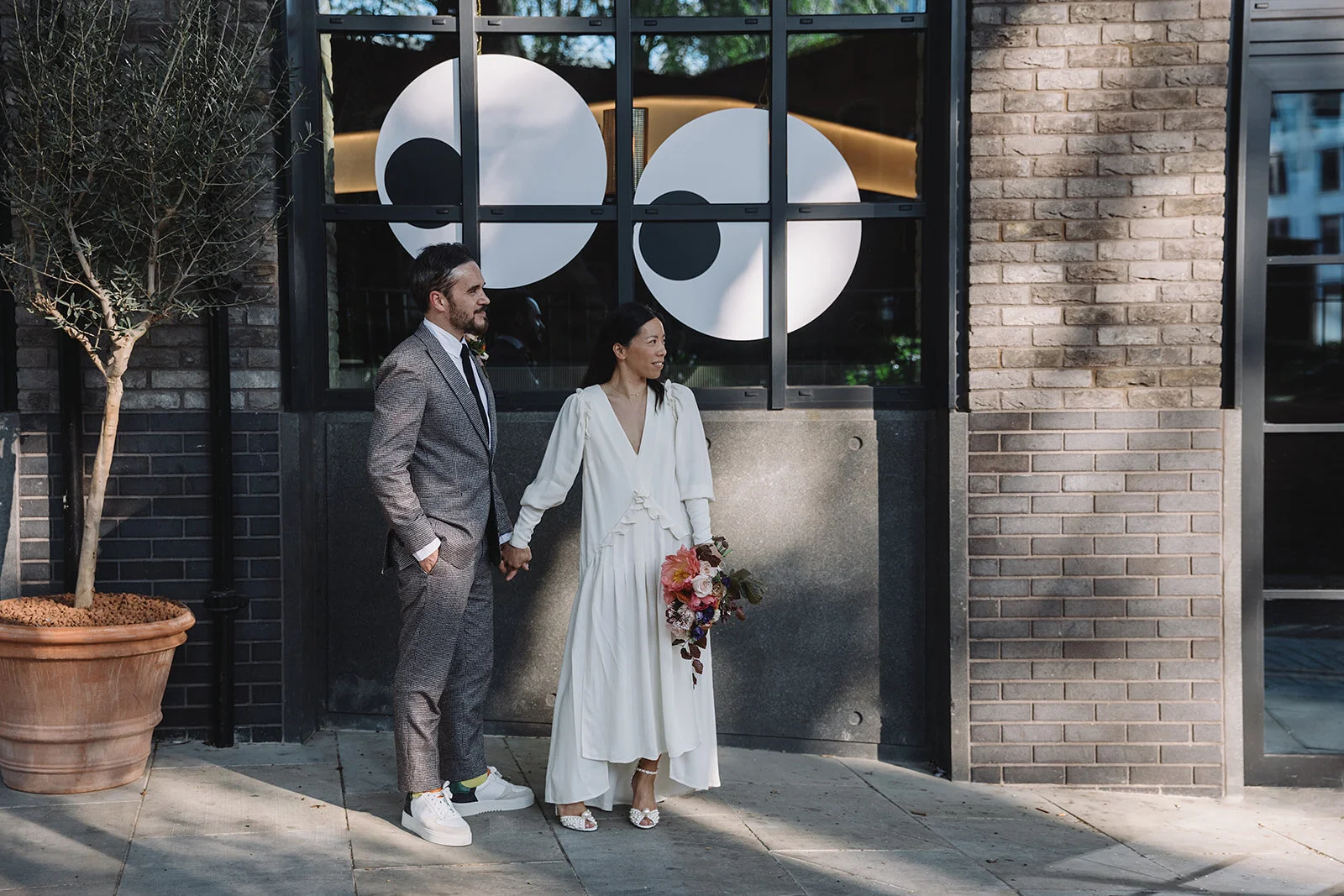 YOU, ME &amp; THE CITY: Ali &amp; Jon's simple, stylish, laid-back loved filled day, spanning South and East London cool 