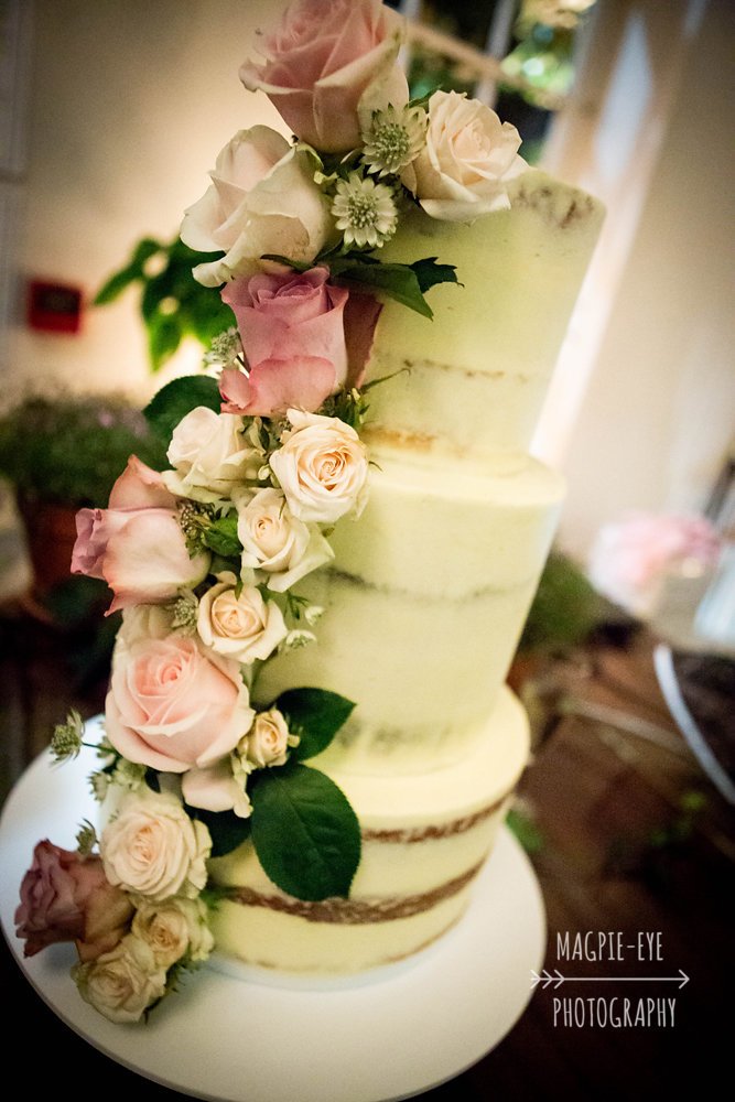 Den Bake Shop_Semi naked floral cascade_credit Magpie Eye Photography.jpg