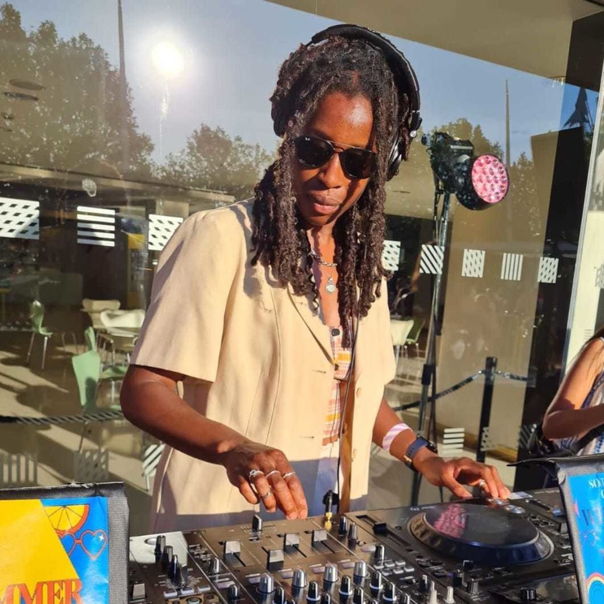Jess-DJ-Agency-Pic1-1_248ed78b6649d6cda0fcadc1ac9bc23e_962c7af9d21eb7a0e67693437651d15d.jpeg