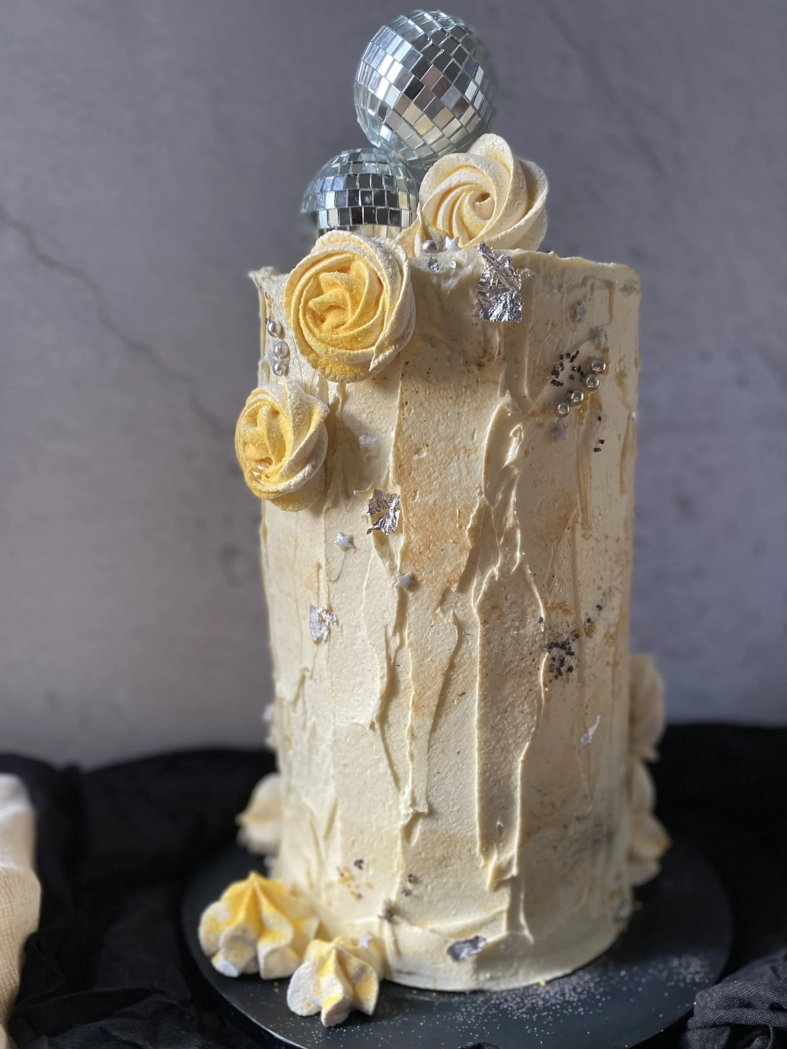 Den Bake Shop_Meringue vs Disco.jpeg