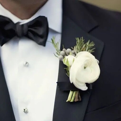 There&rsquo;s something sophisticated about dressing up in all black suit and bow tie. Pair it with an all white shirt, boutonni&egrave;re and black cuff links and shirt stud. Simple yet show stopping! 🤵🏽&zwj;♂️
.
.
.
.
.
#wedding #groom #groominsp