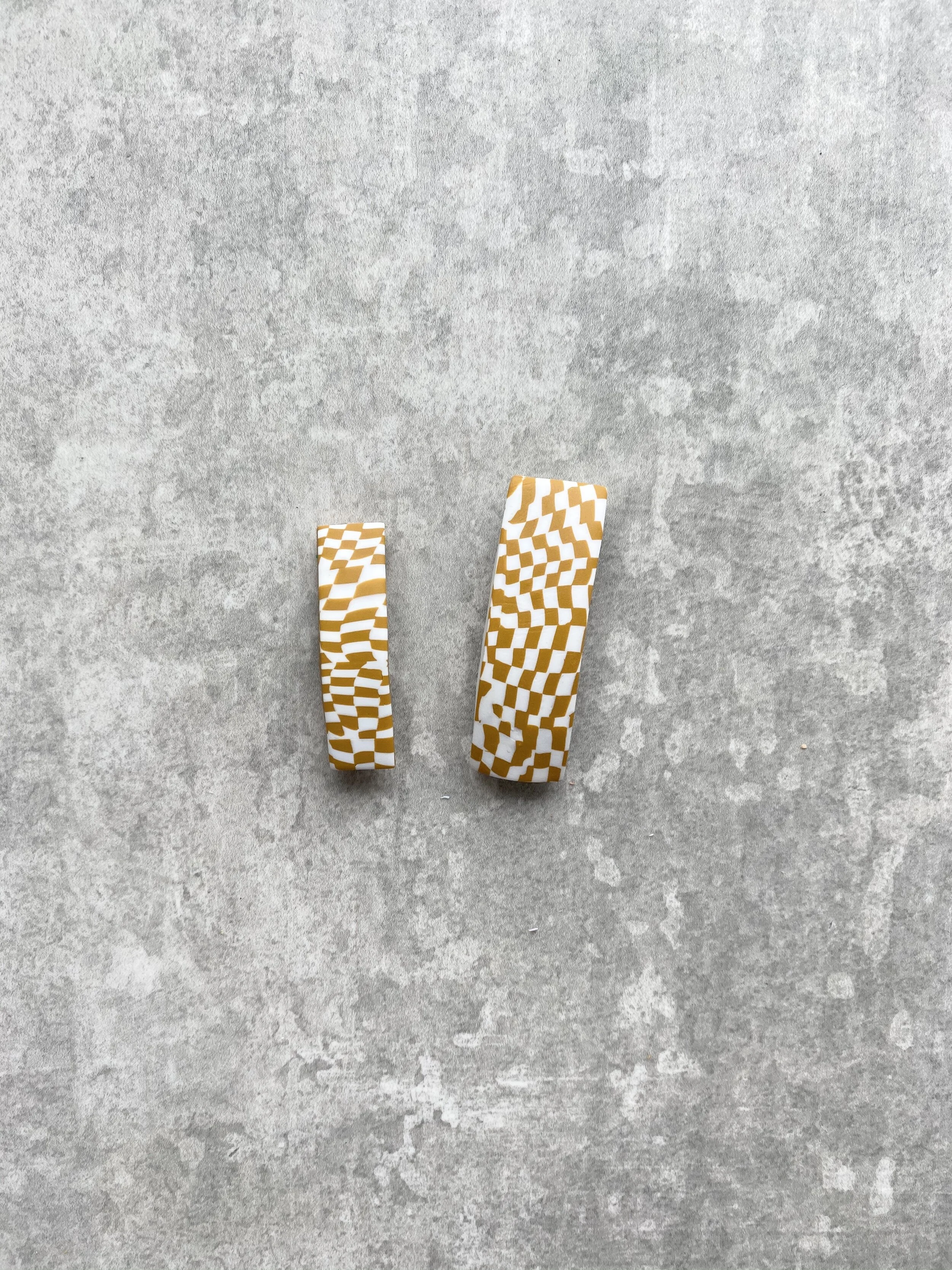 7437C630-A300-4624-8D15-376678FD9228