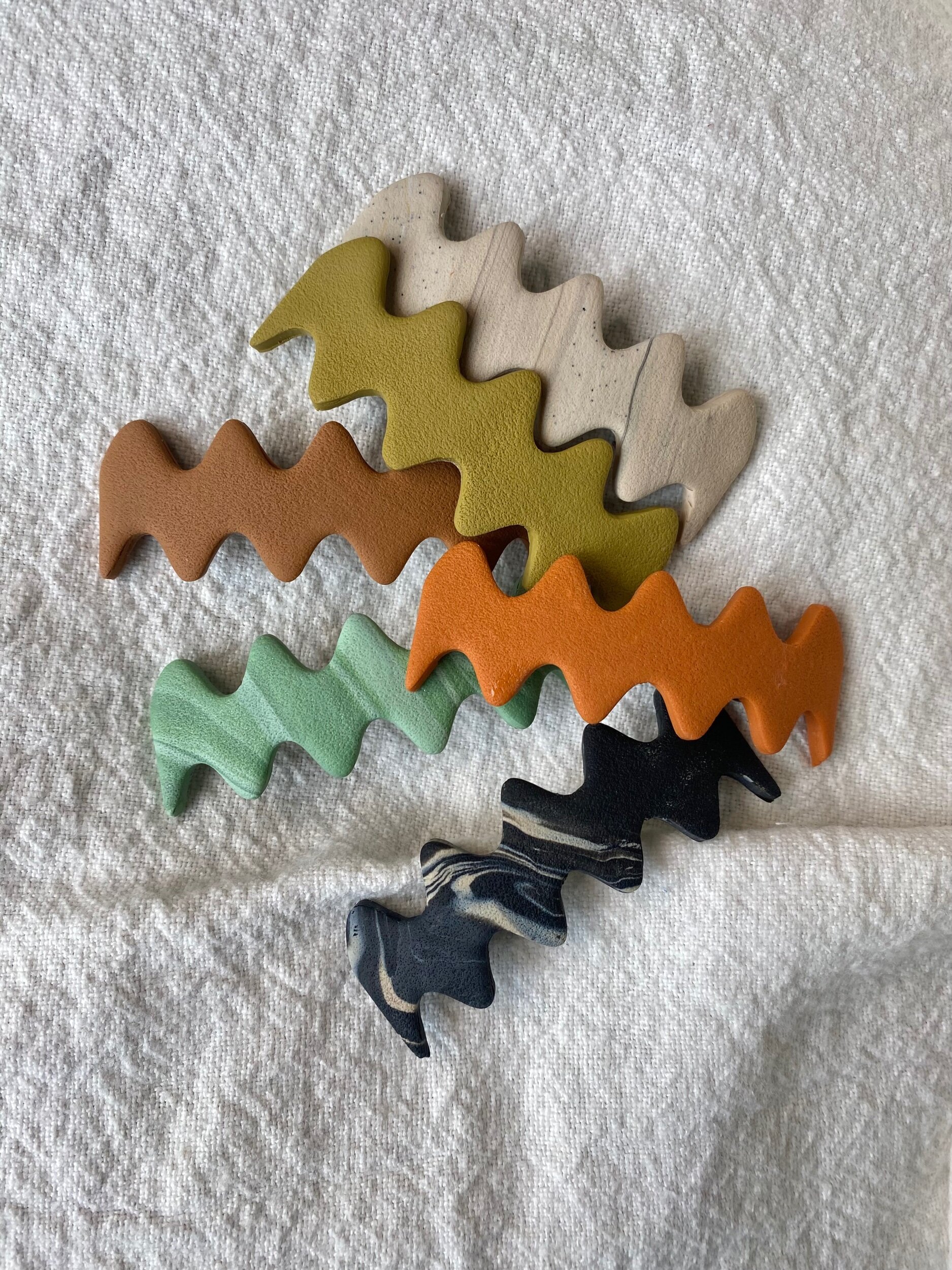 7E699834-3FE6-406E-ADE8-622143851BAE