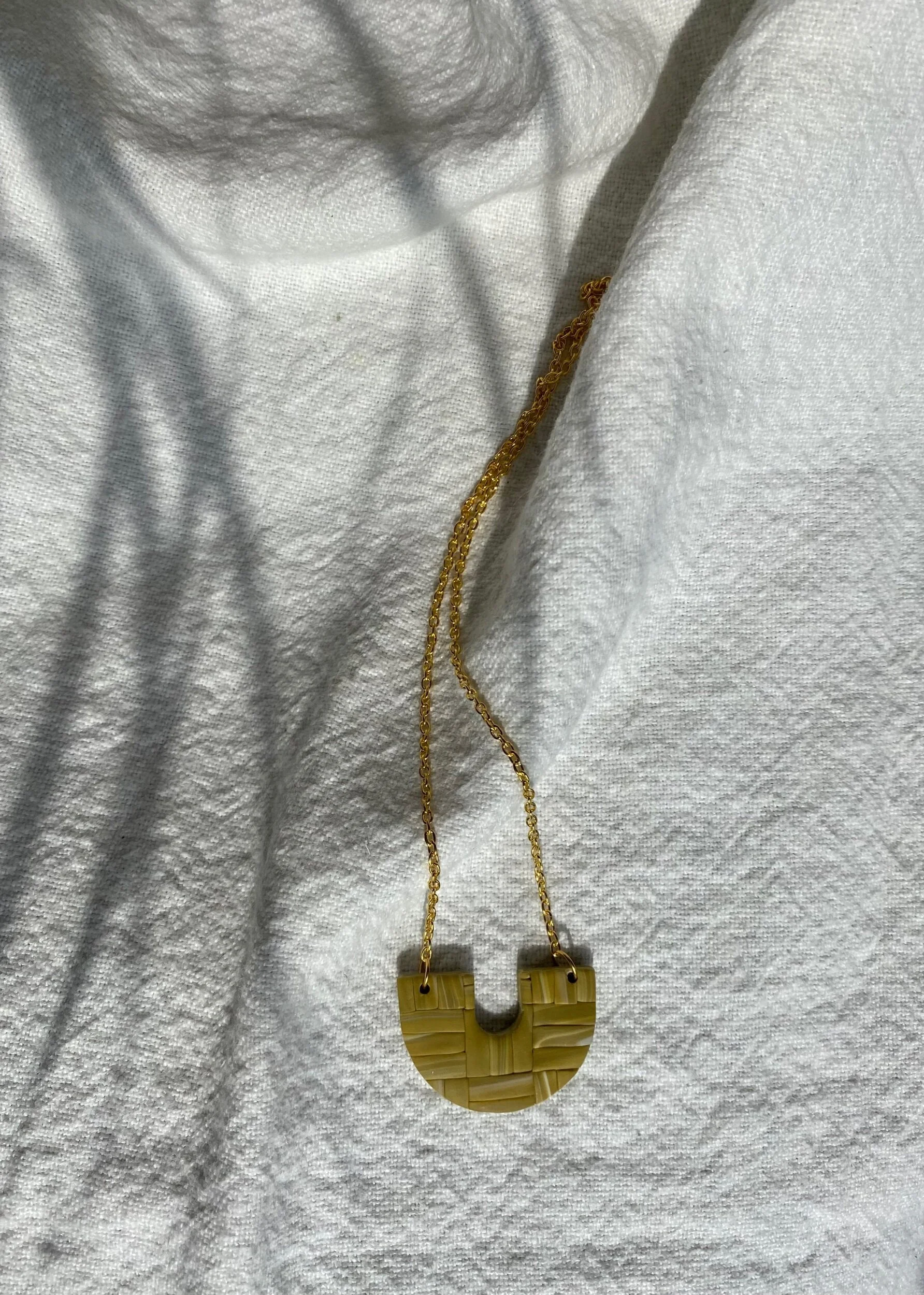 Weave Mini Arc Necklace in Olive