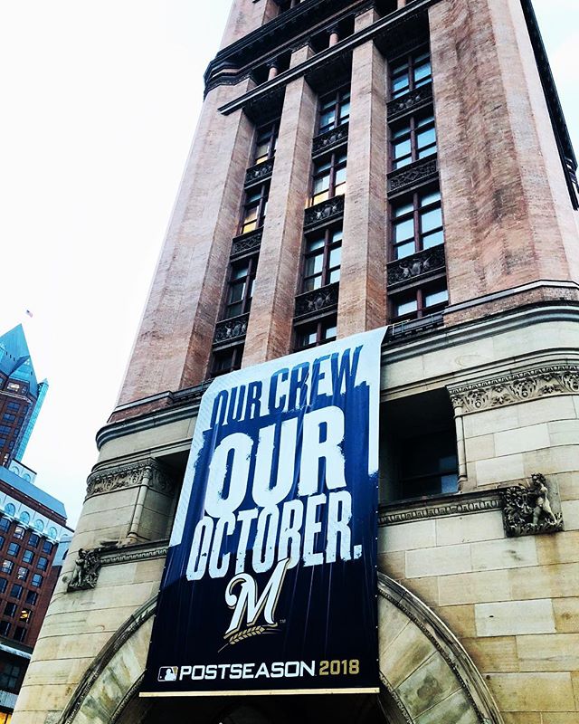 City hall is supporting a BIG day in Milwaukee. Go Brewers! 💙💛 #milwaukee #milwaukeebrewers #realestate #noelrea #cityhall #sportsfan #brewcrew