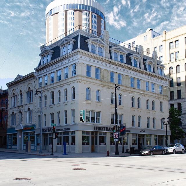 400 E Wisconsin Avenue - Curry Pierce Building. Historic property in the heart of Milwaukee with recent updates, available for lease. Stunning building!  #noelrea #milwaukee #downtown #forlease #office #retail #wisconsin #wisconsinave #cbd #historic 