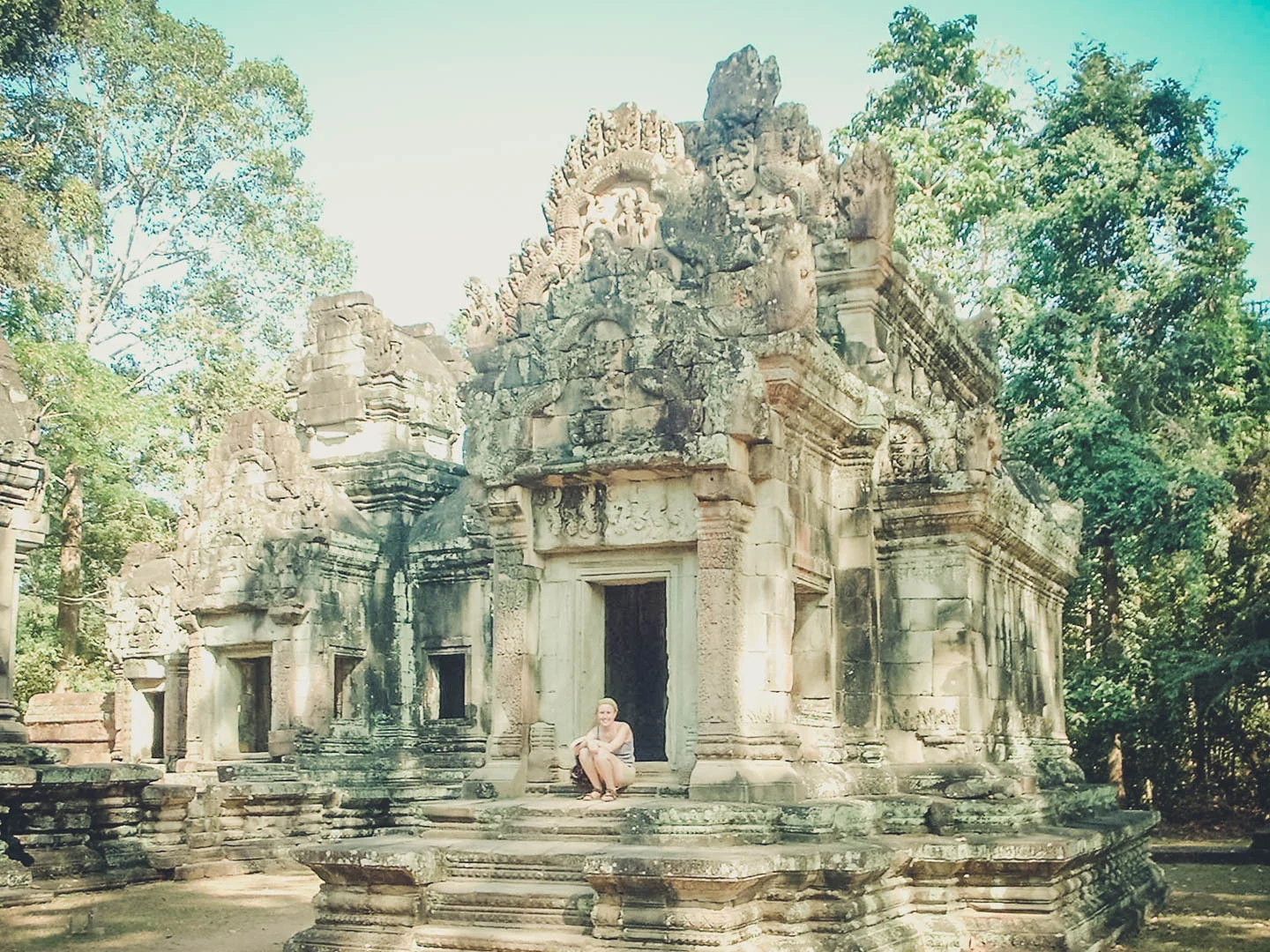 chillin-in-angkor_1522960767_o.jpg