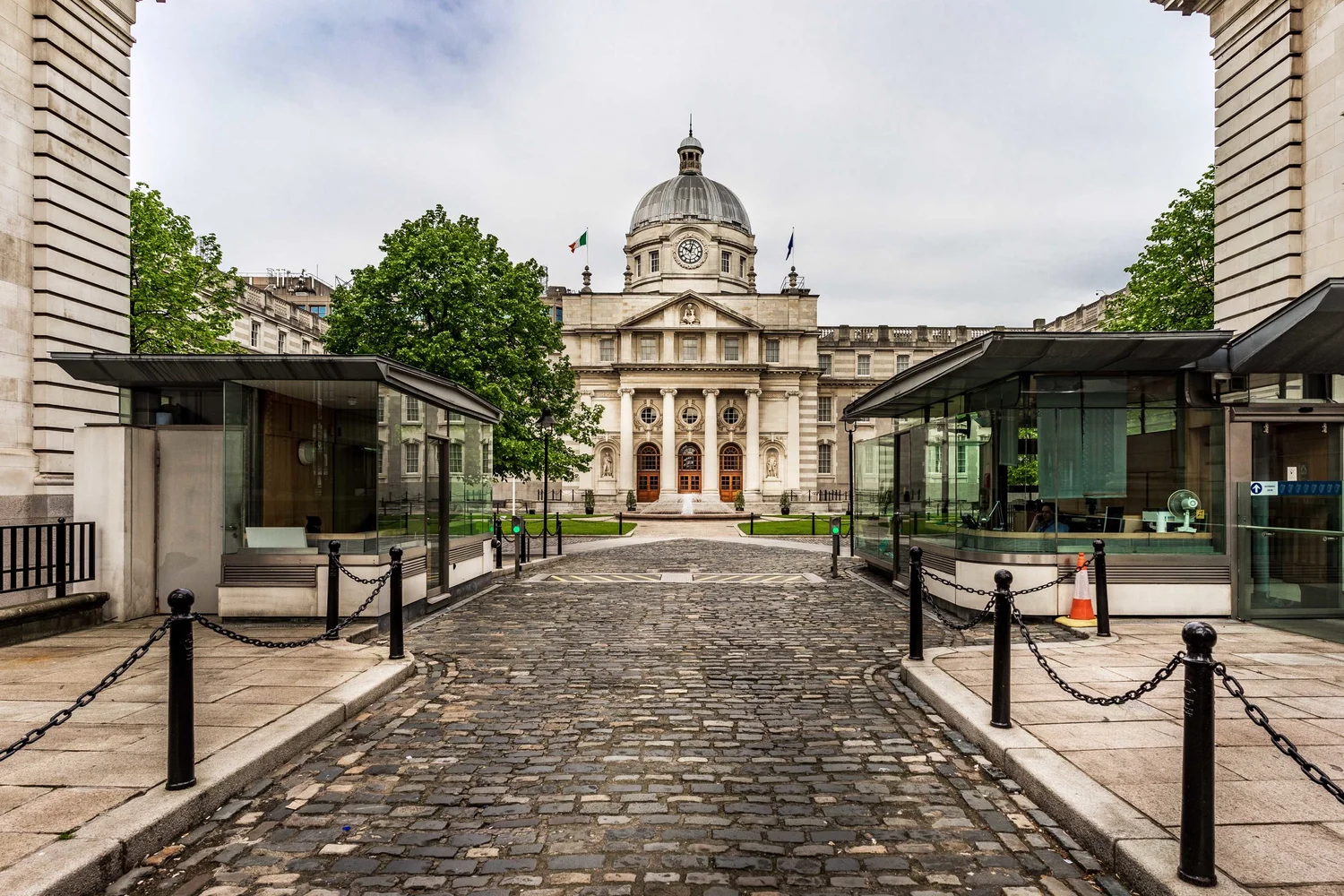 Dáil Éireann — government buildings