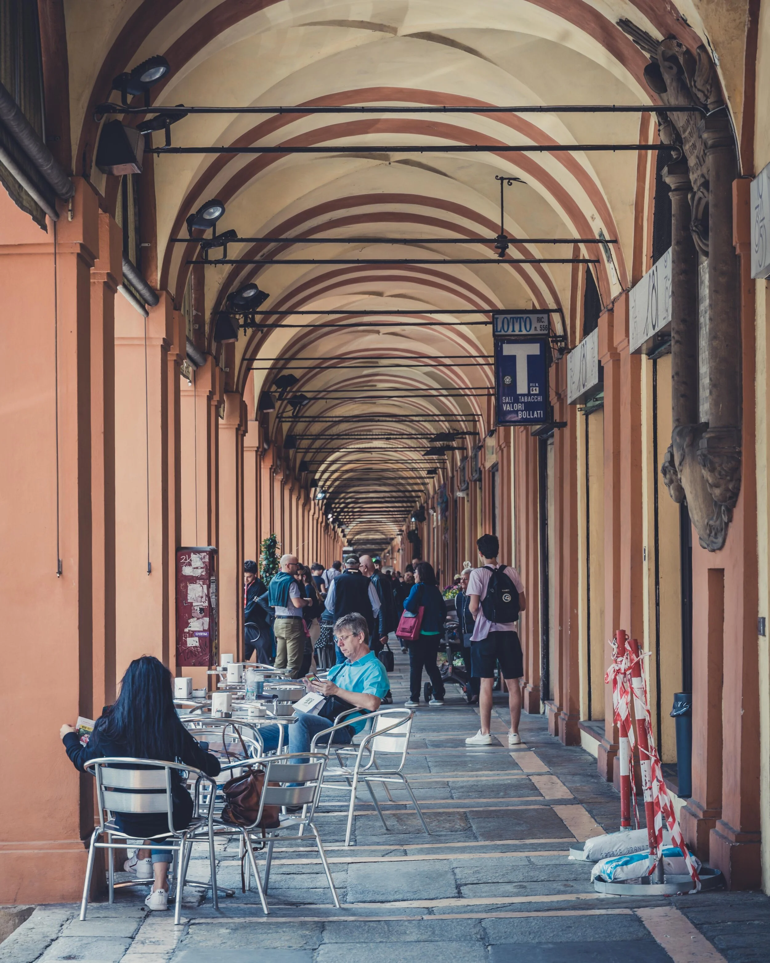 Porta Saragozza bologna path to san luqa.jpg