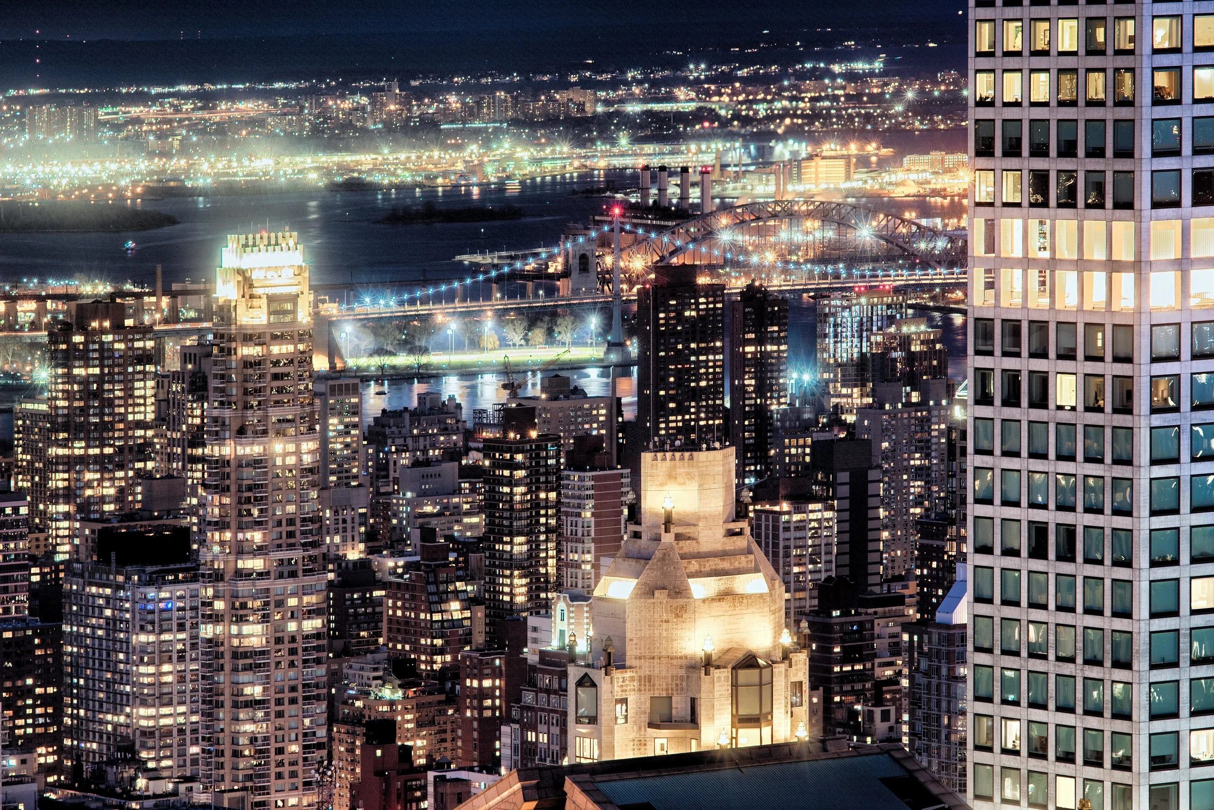 Manhattan+skyline+at+night.jpg