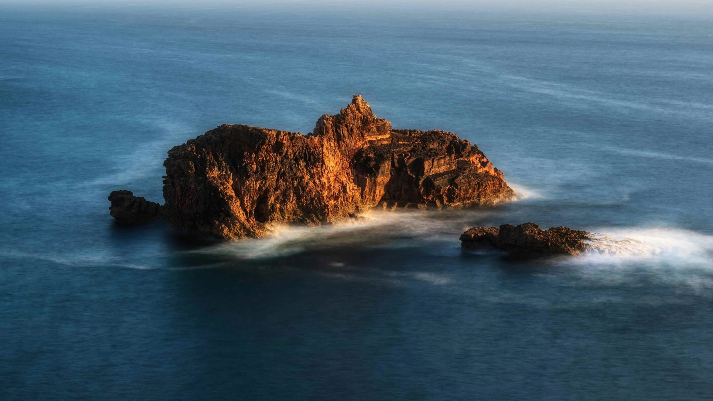 Algarve long exposure photography — balanced composition