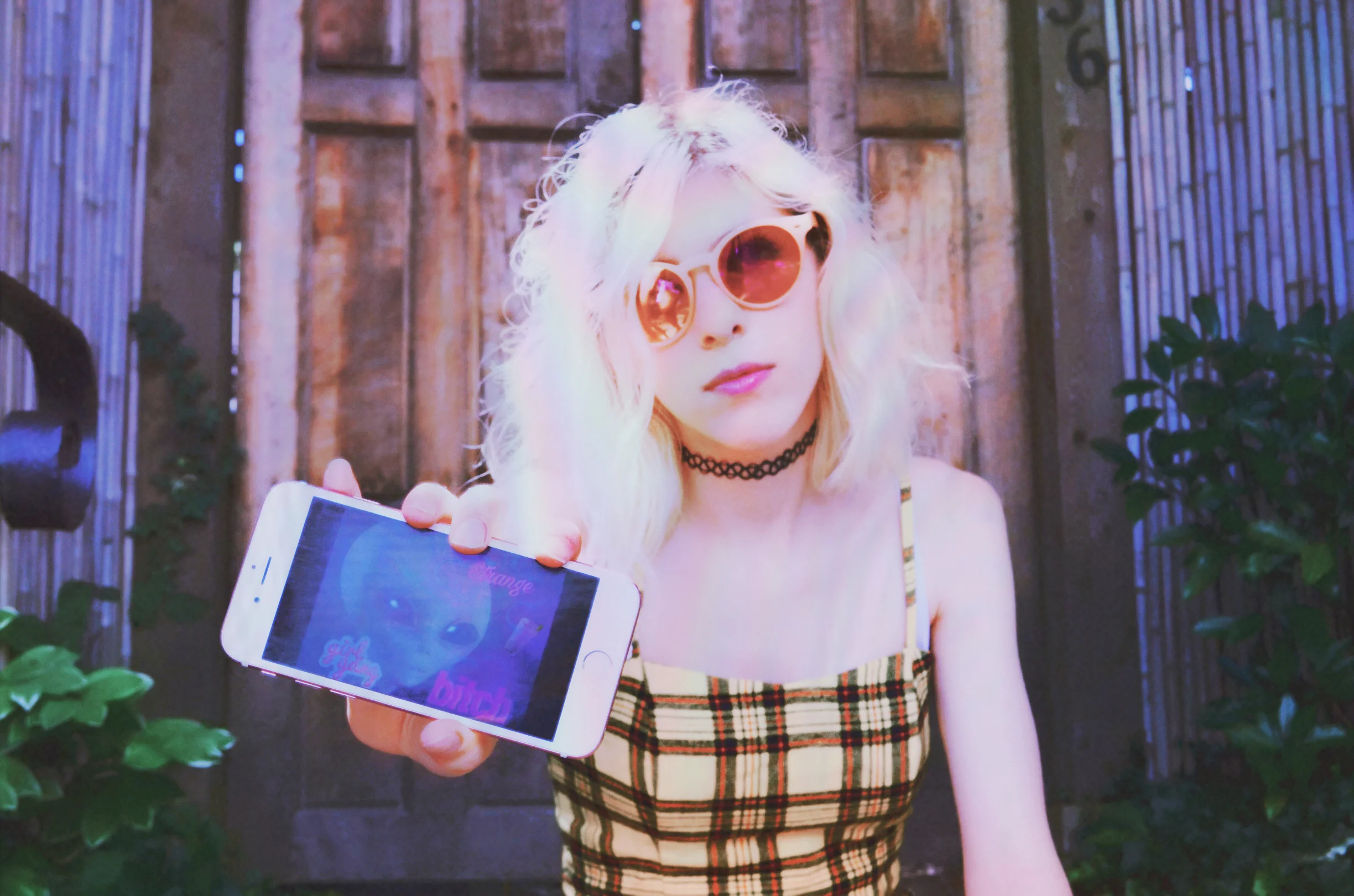alienphonepastel2.jpg